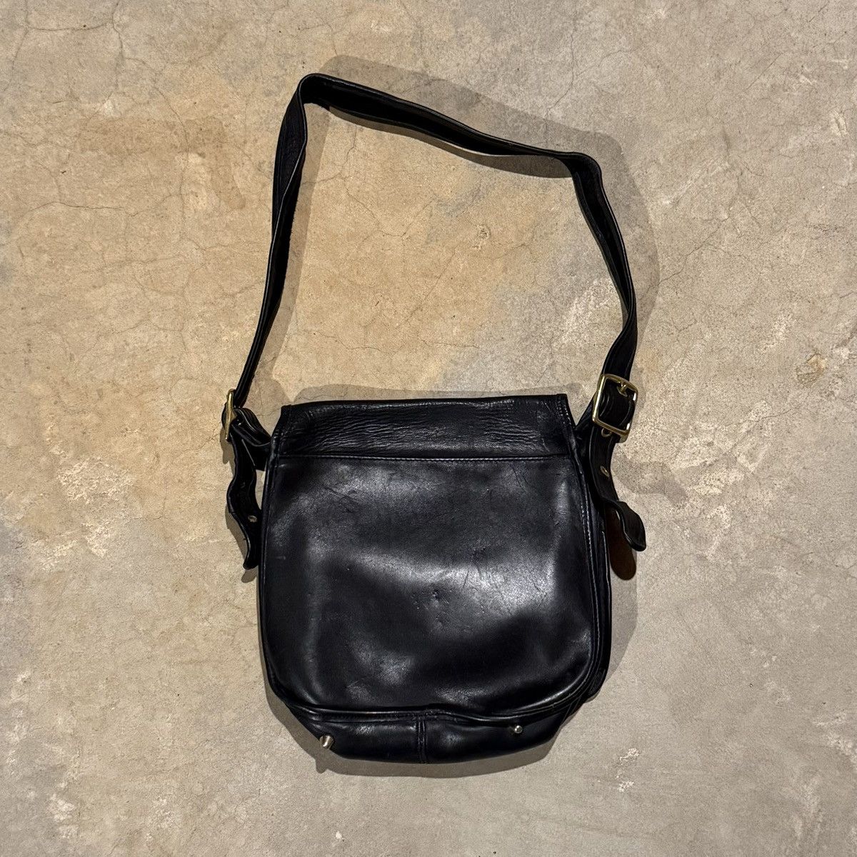 Coach Vintage 1990s Coach Stewardess Turnlock Leather Shoulder Bag Size ONE SIZE - 7 Thumbnail