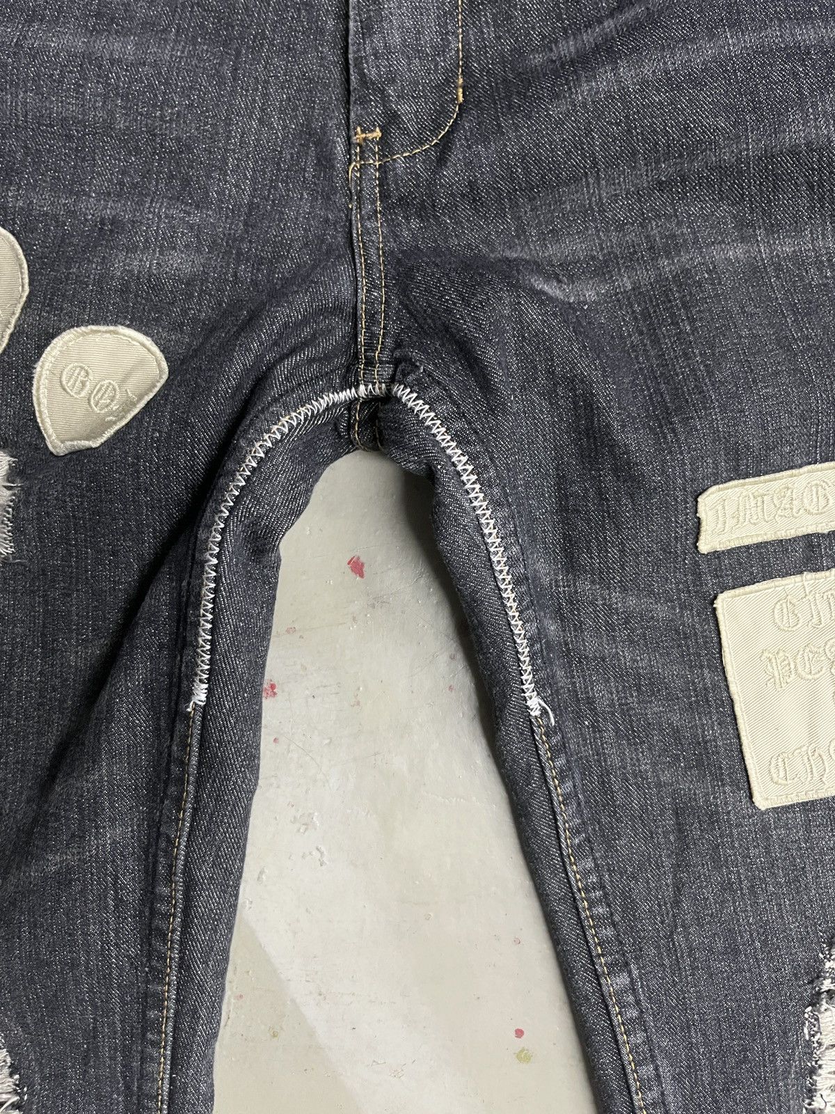 Number (N)ine Number (N)ine ‘Give Peace A Chance’ Patch Jeans Size US 32 / EU 48 - 12 Thumbnail