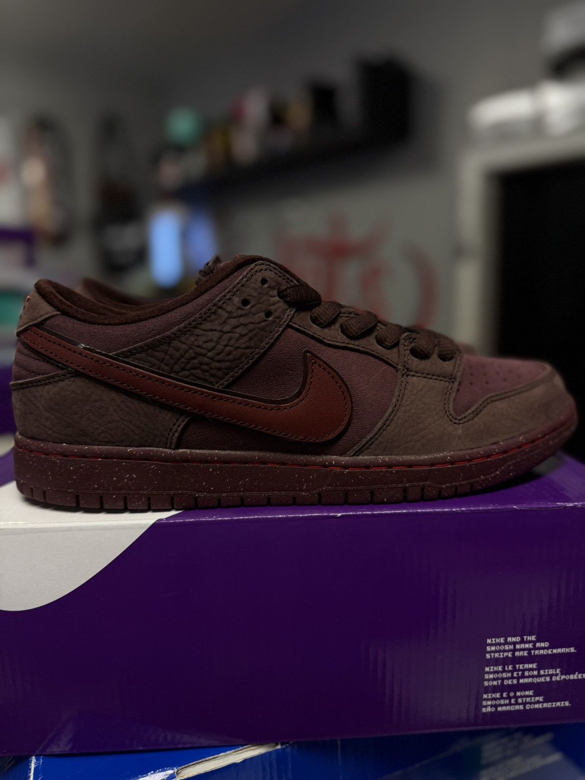 Nike Nike Dunk Low SB Burgundy Crush City Of Love 10.5 (NEW) Size US 10.5 / EU 43-44 - 3 Thumbnail