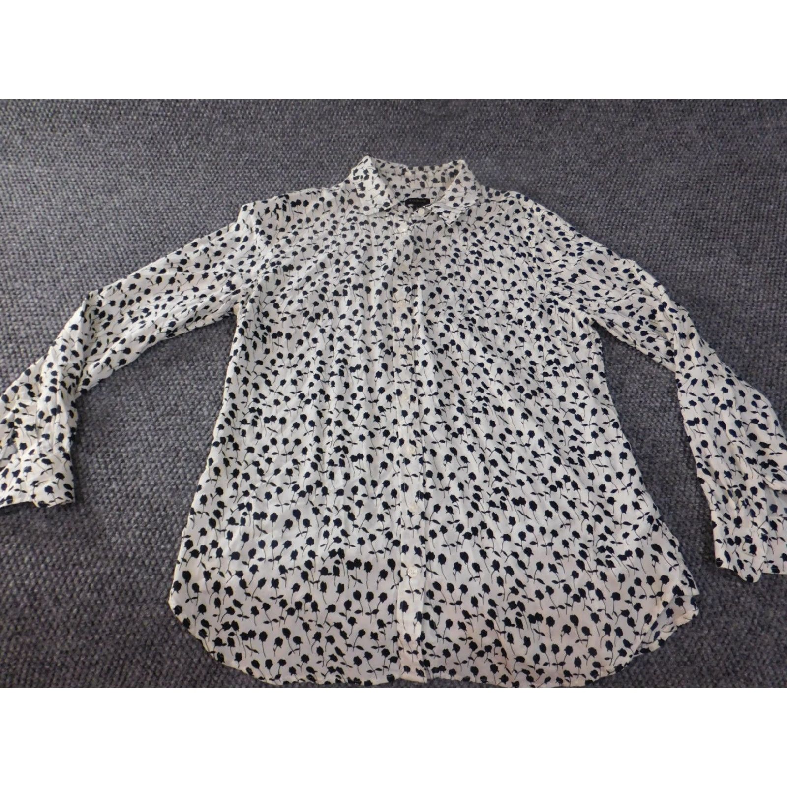 Talbots Talbots Button-Up Shirt Women's Medium White Floral Blue Collared Long Sleeve Casual Rayon Regular Stretch Vintage: No Size M / US 6-8 / IT 42-44 - 4 Thumbnail