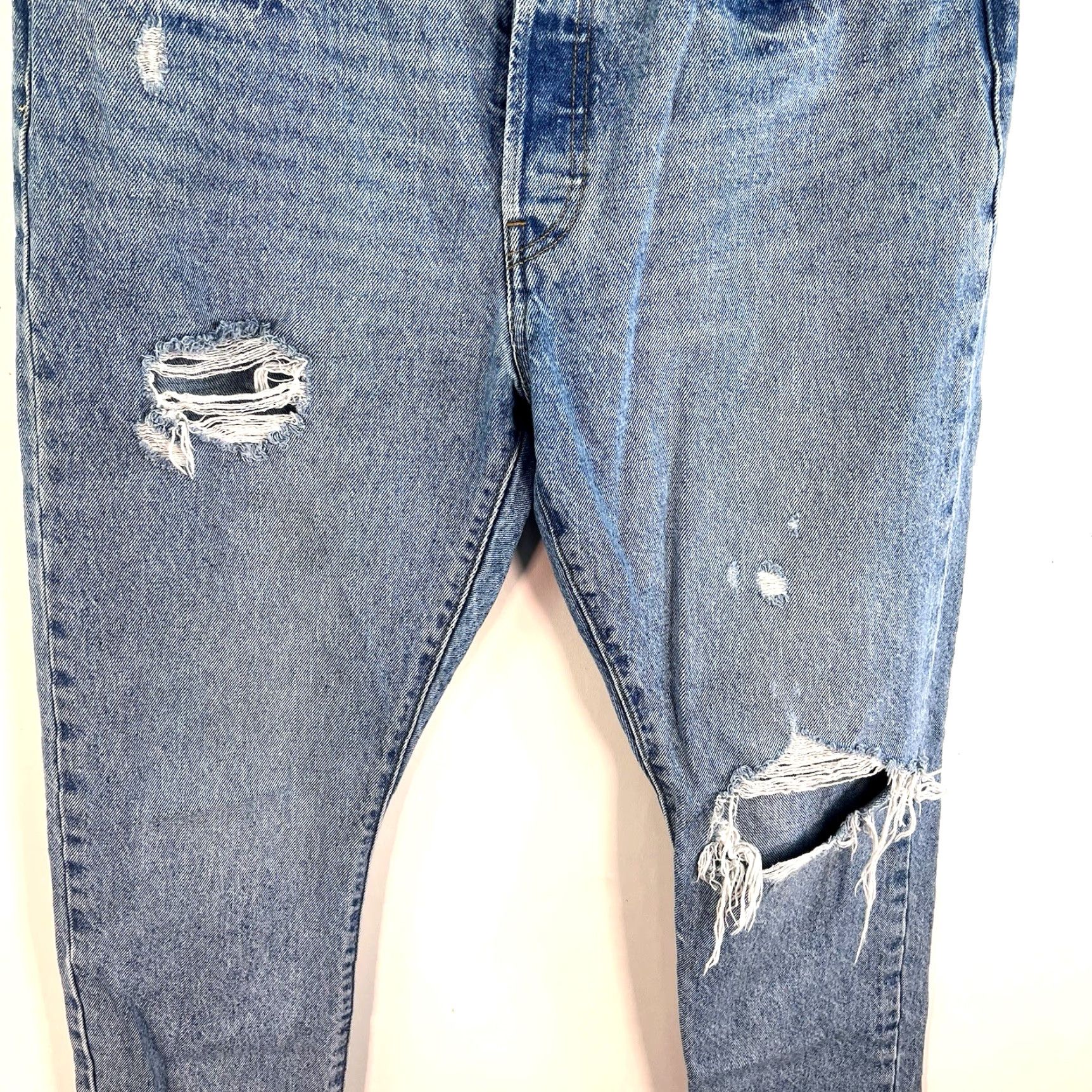 Levi's VINTAGE Levi's 501 Denim Jeans Mens Size 32 Blue Distressed Retro 90s Silver Button Fly Size US 32 / EU 48 - 3 Thumbnail