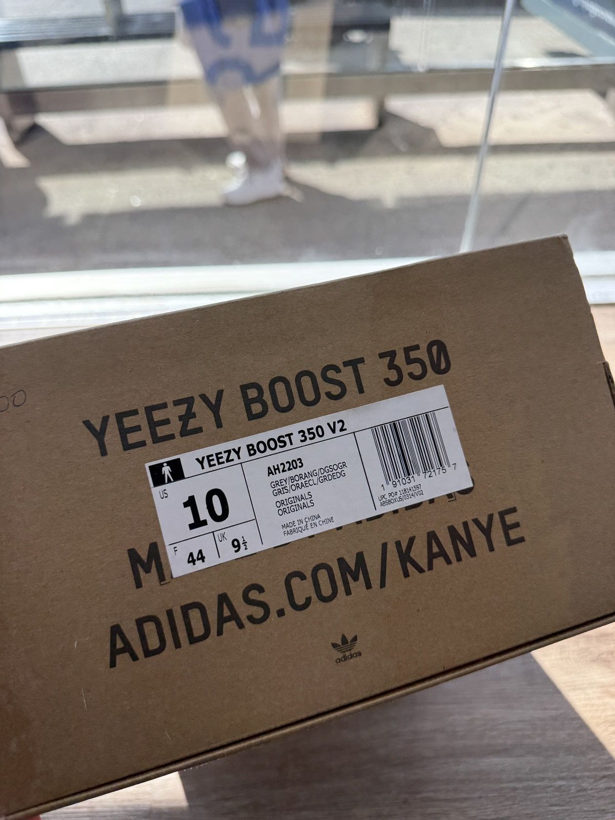 Yeezy Yeezy Boost 350 Beluga 2.0s Size US 10 / EU 43 - 5 Thumbnail