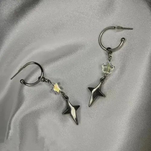 Jewelry 4 Point Star Earring Size ONE SIZE - 1 Thumbnail