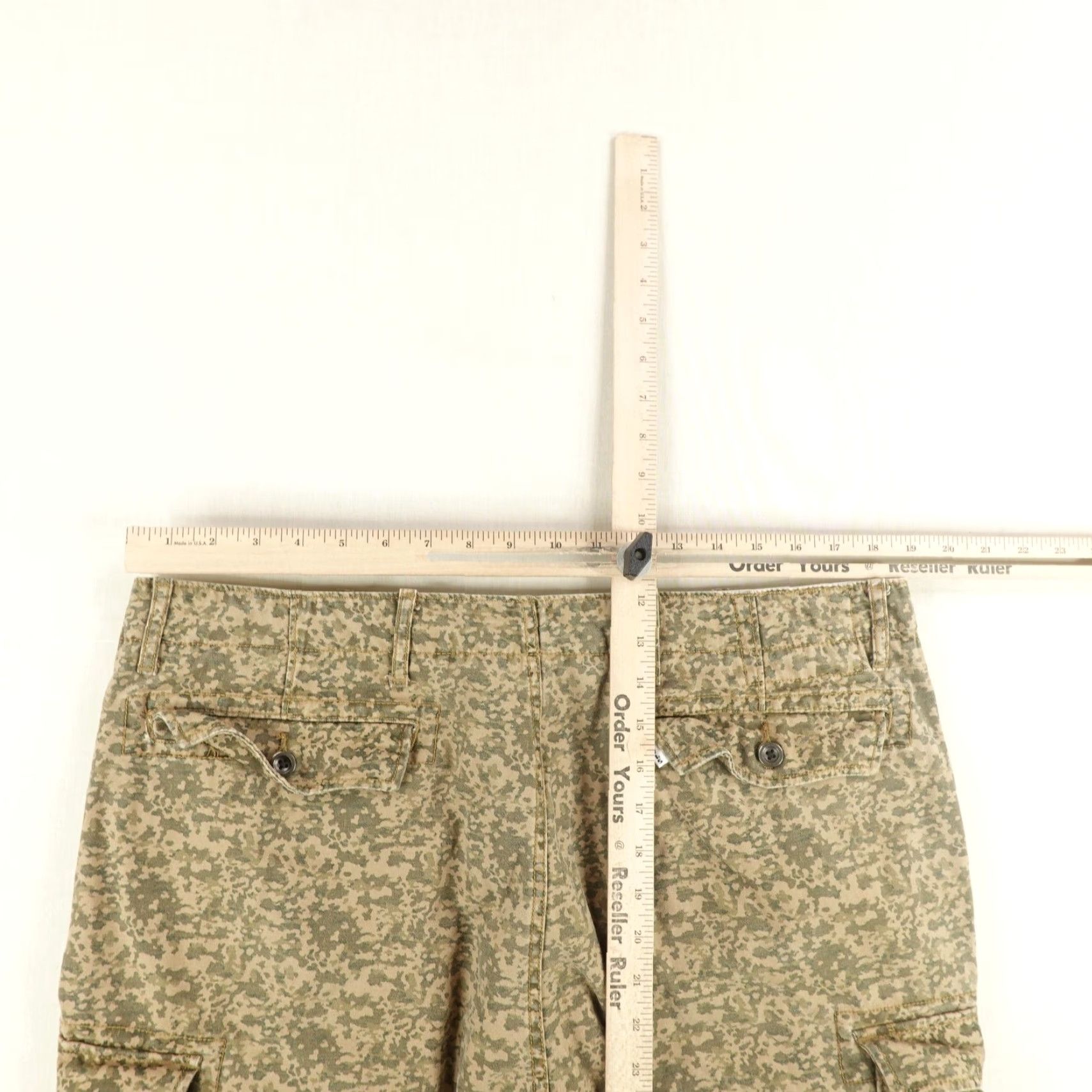 Levi's Levi's Cargo Shorts Mens 38 Beige Camouflage Canvas Outdoors Casual Workwear Size US 36 / EU 52 - 7 Thumbnail