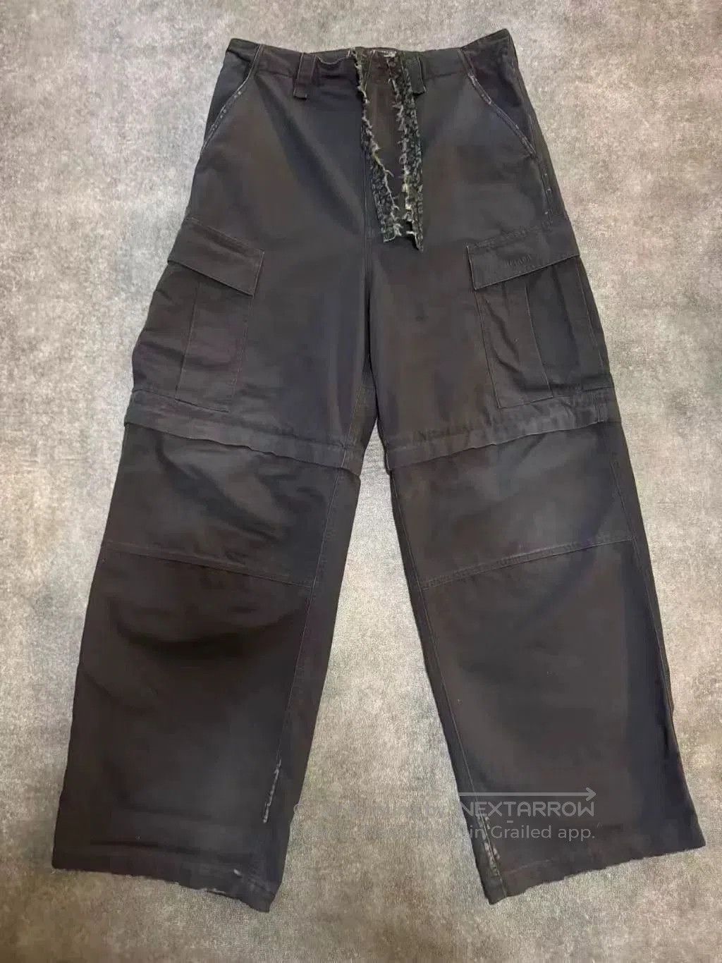Balenciaga Balenciaga 24winter Cargo Pants XXS. Size US 26 / EU 42 - 1 Thumbnail