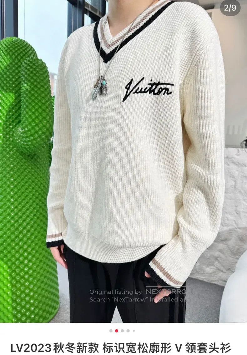 Louis Vuitton Louis Vuitton Beige V-neck knit sweater Size US S / EU 44-46 / 1 - 7 Thumbnail