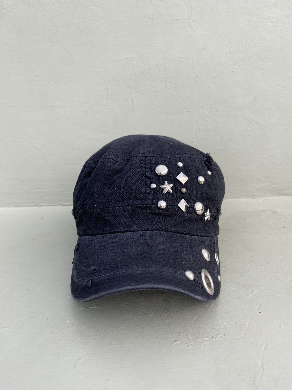 If Six Was Nine 2000s punk studded star with button patrol hat Size ONE SIZE - 3 Thumbnail