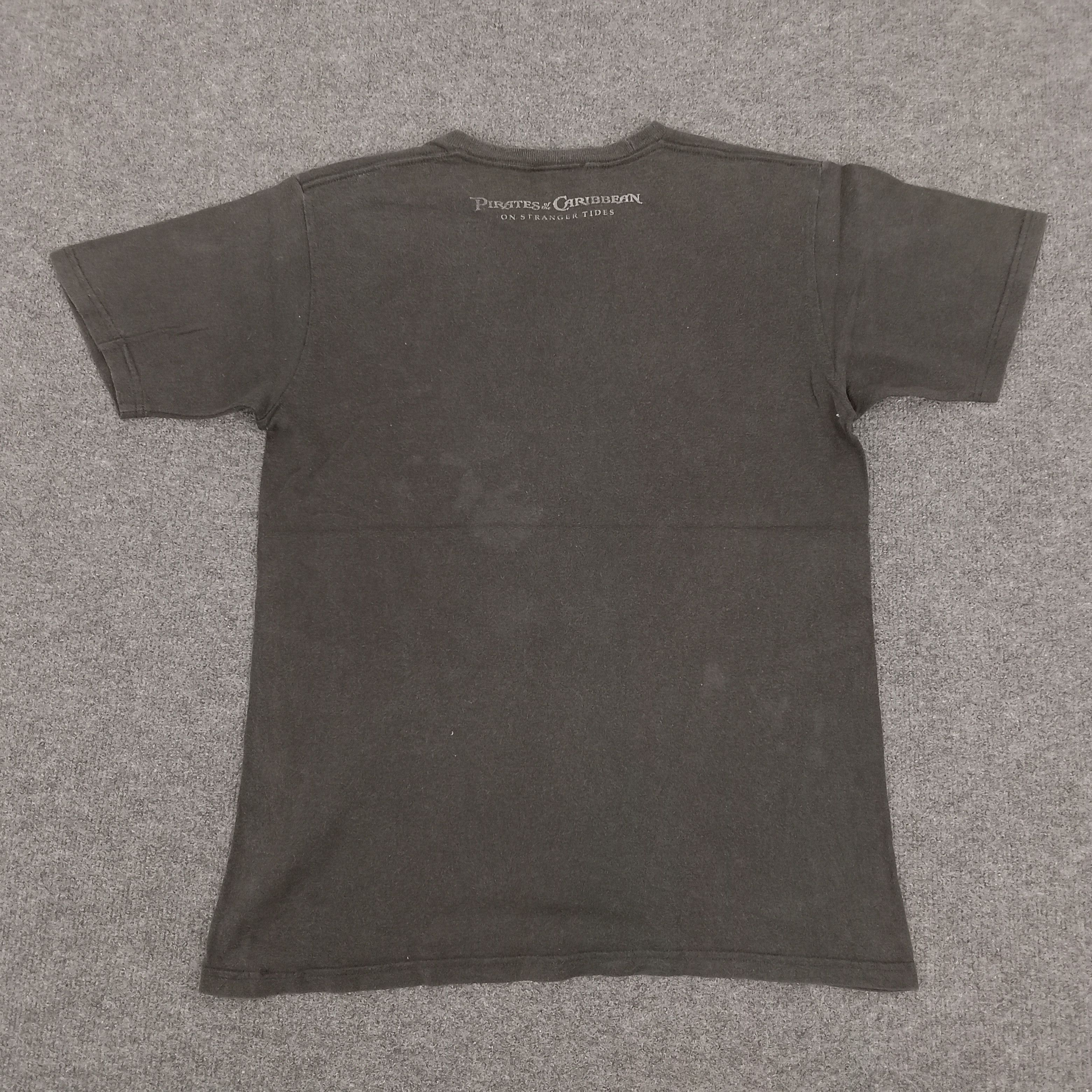 Disney Pirates Of The Caribbean American Movie Tshirt Size US M / EU 48-50 / 2 - 3 Thumbnail