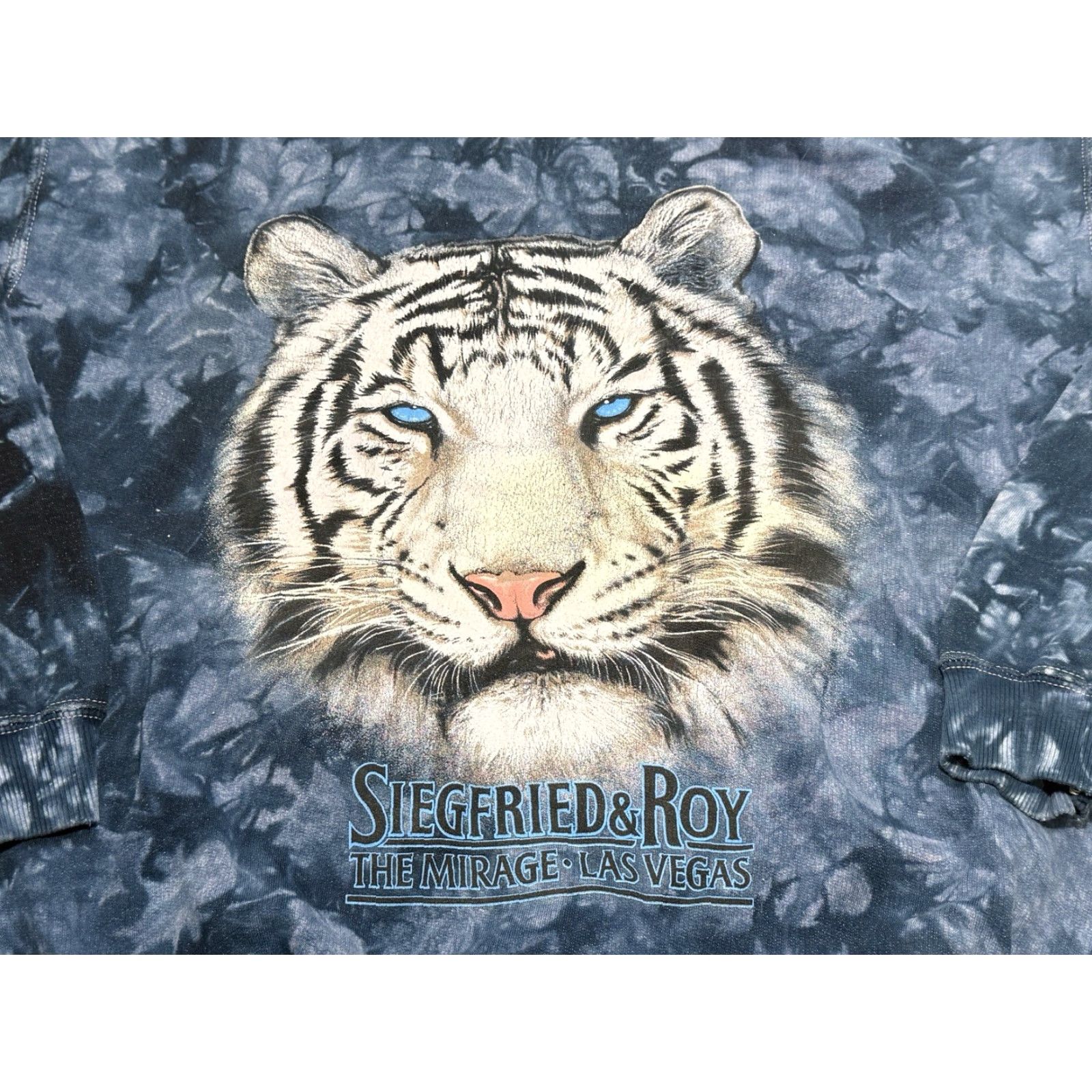 Vintage VINTAGE Siegfried & Roy Shirt Long Sleeve Tie Dye White Tiger The Mirage LAS VEGAS Sz M Blue Mens Size US M / EU 48-50 / 2 - 2 Thumbnail