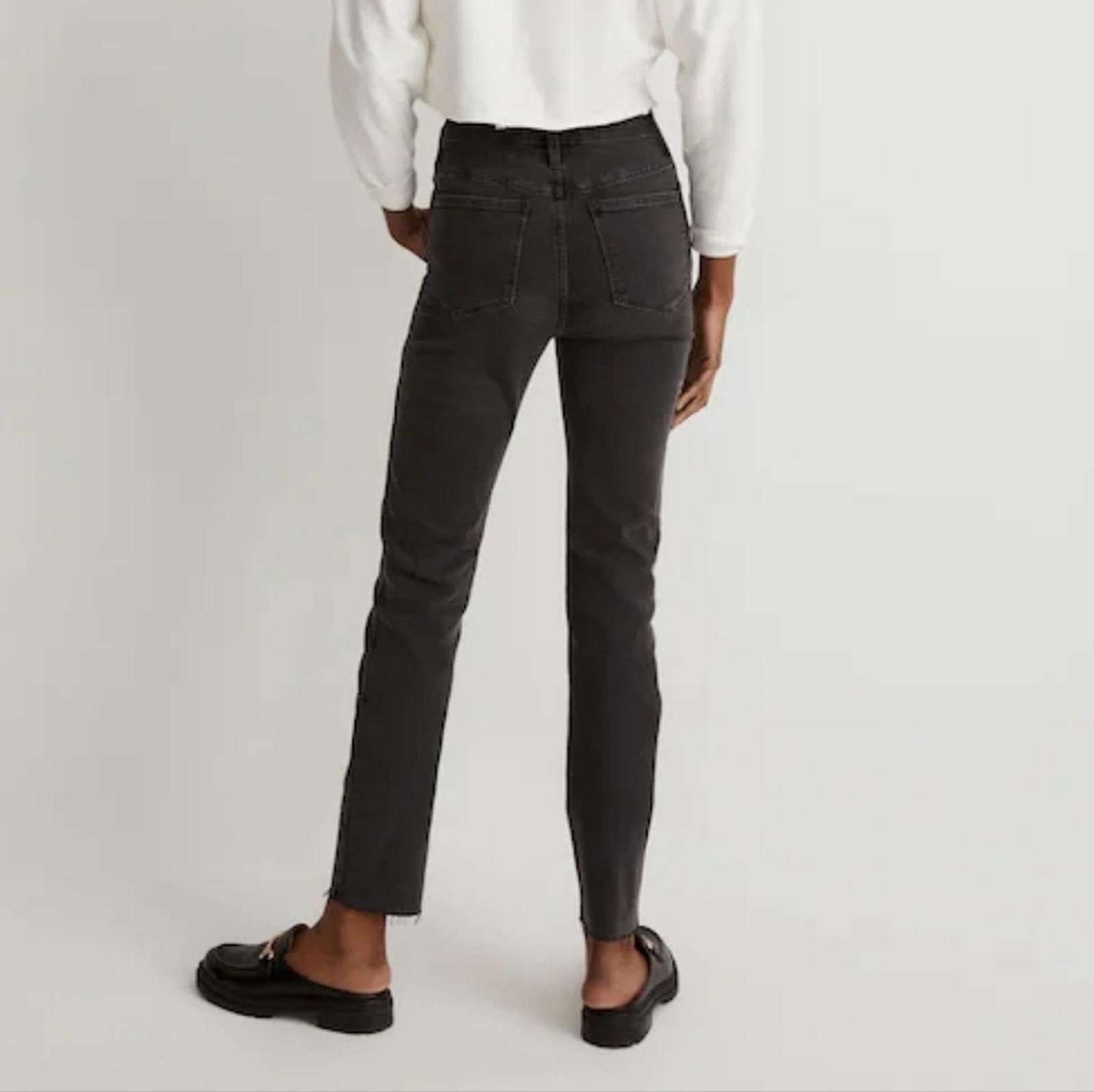 Madewell Madewell Stovepipe Jeans in Banberry Wash: Raw-Hem Edition Size 27" / US 4 / IT 40 - 6 Thumbnail
