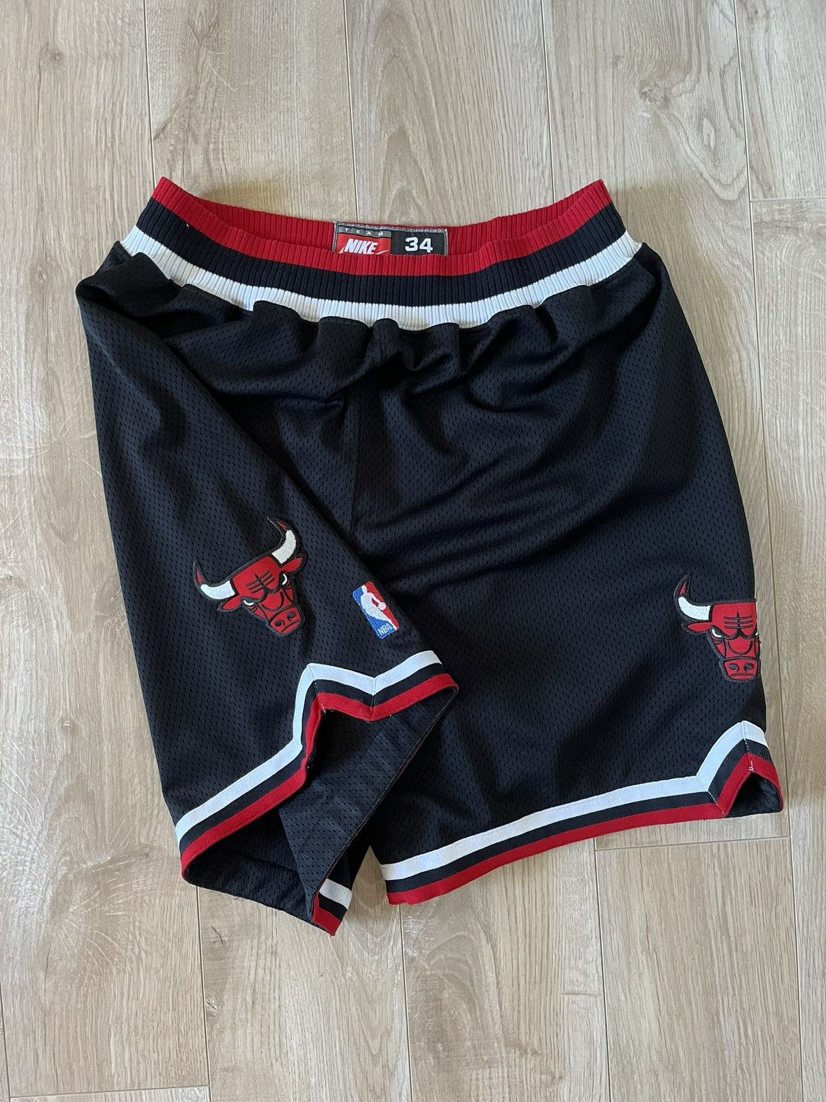 Vtg 90's Chicago Bulls NBA nike game worn team issued shorts