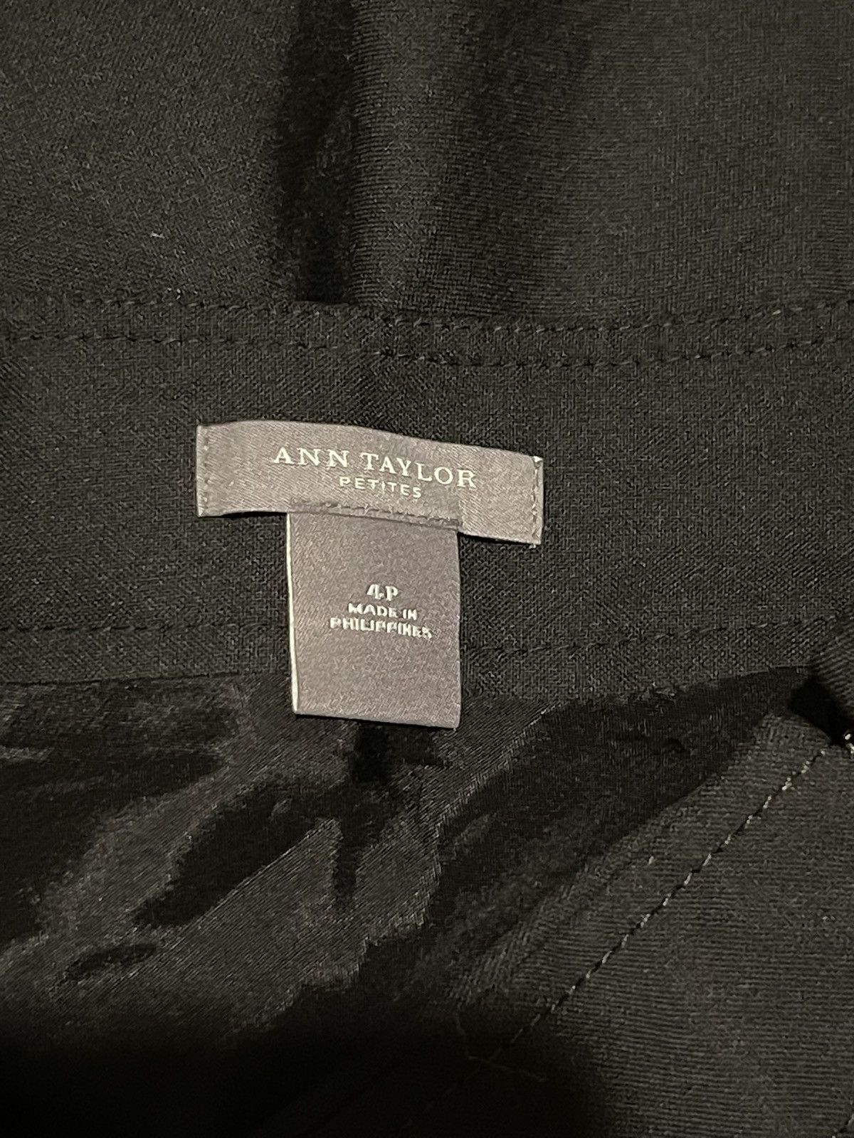 Ann Taylor Ann Taylor Black Straight Skirt S/4P Size 27" / US 4 / IT 40 - 3 Thumbnail