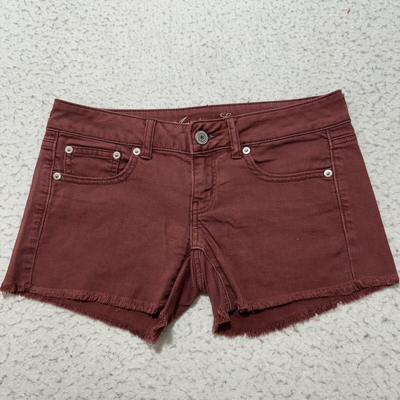 American Eagle Outfitters American Eagle 2 Burgundy Dark Red Denim Shorts 4" Inseam Size 26" / US 2 / IT 38 - 1 Thumbnail