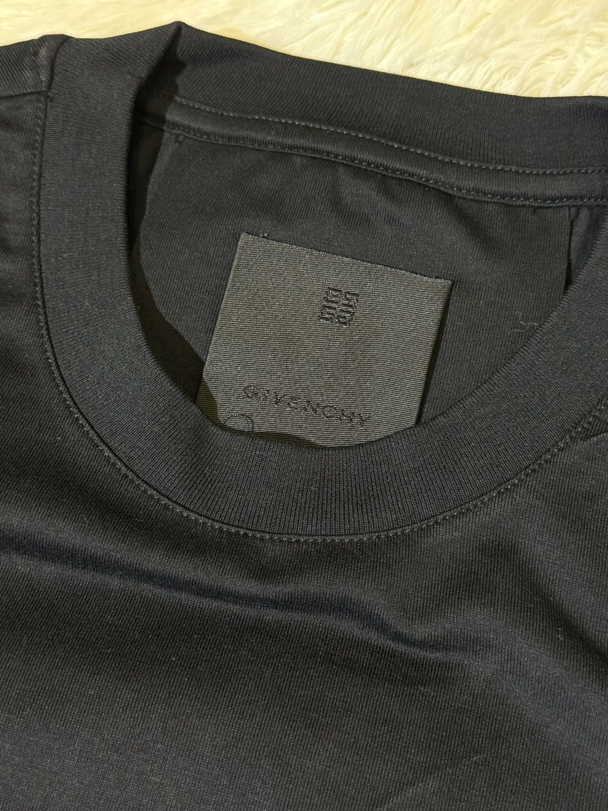 Givenchy Givenchy black t shirt Size US S / EU 44-46 / 1 - 3 Thumbnail
