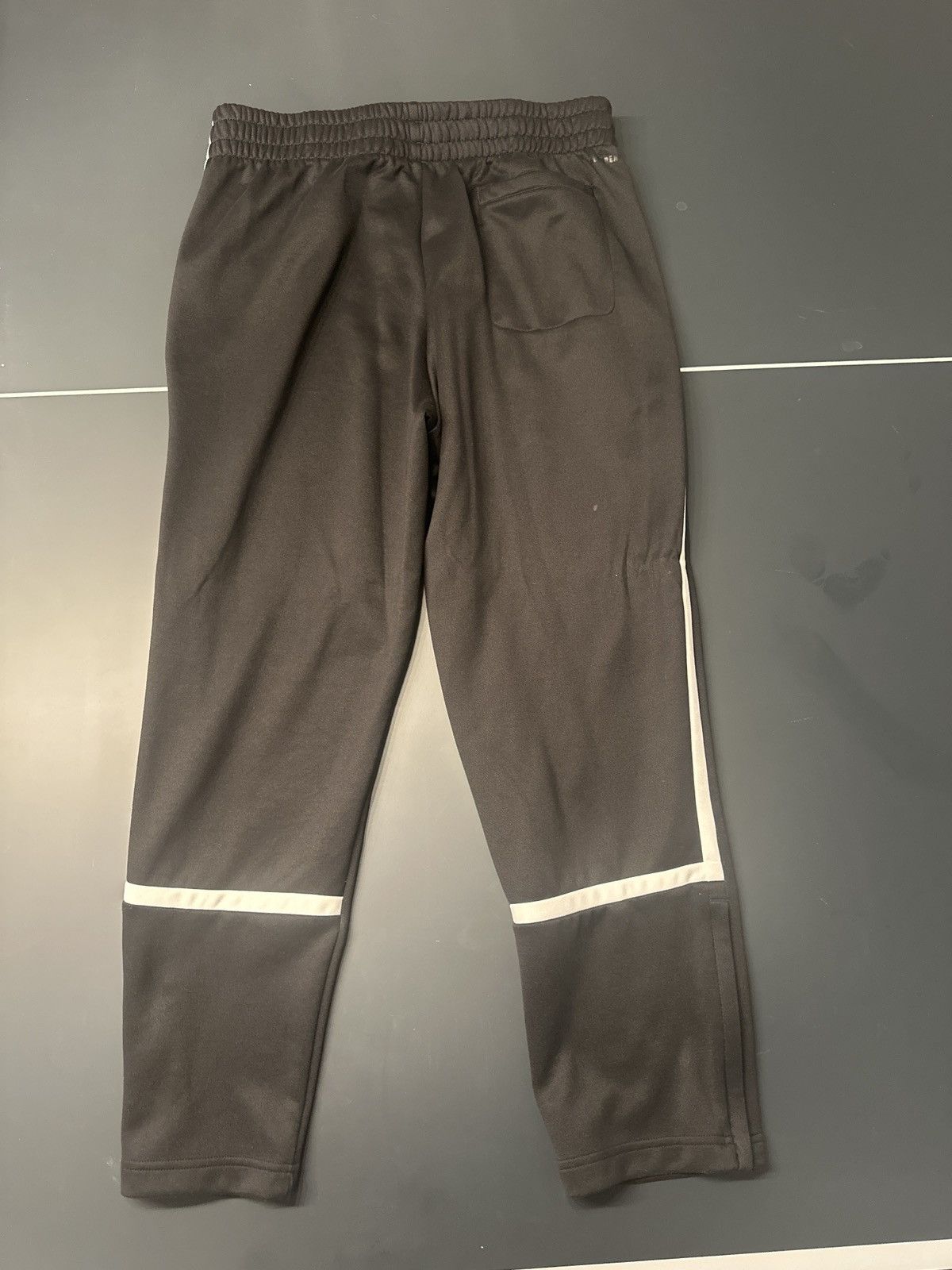 Adidas Adidas Sweatpants Size US 34 / EU 50 - 2 Thumbnail