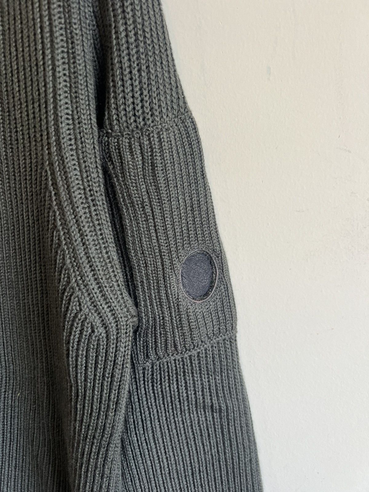 C.P. Company C.P. Company Knit Lens Sleeve Sweater Size Large 54 Size US L / EU 52-54 / 3 - 3 Thumbnail
