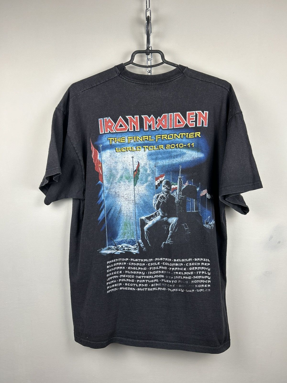 Iron Maiden Vintage 00s Iron Maiden The Final Frontier Tour 2010-11 Tee Size US XXL / EU 58 / 5 - 16 Thumbnail