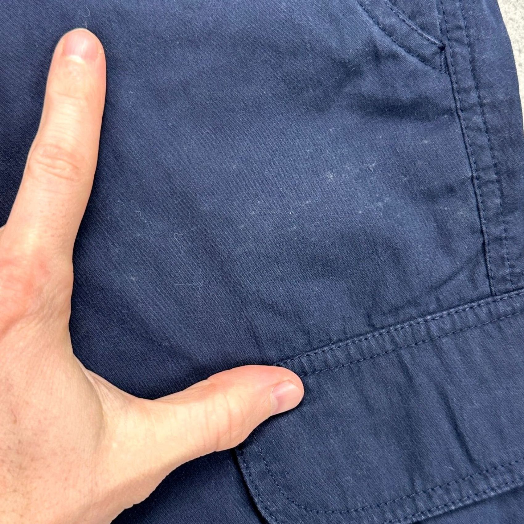 Vintage VINTAGE Covington Men Cargo Shorts 40 Navy Blue Flat Front Stretch Waist Nylon Blend NEW Size US 40 / EU 56 - 6 Thumbnail