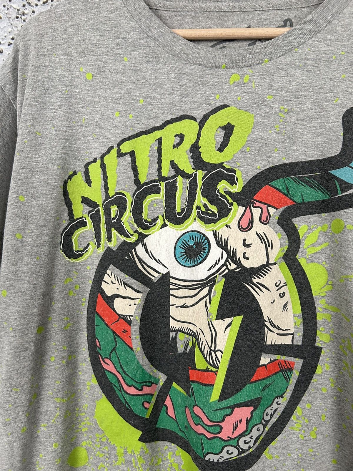 Vintage Vintage Nitro Circus Racing Graphic Tee Hype Streetwear Y2K Size US L / EU 52-54 / 3 - 3 Thumbnail