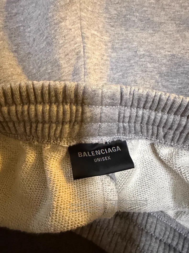 Balenciaga Balenciaga size S Distressed Stained Short Pants Size US 27 - 3 Thumbnail