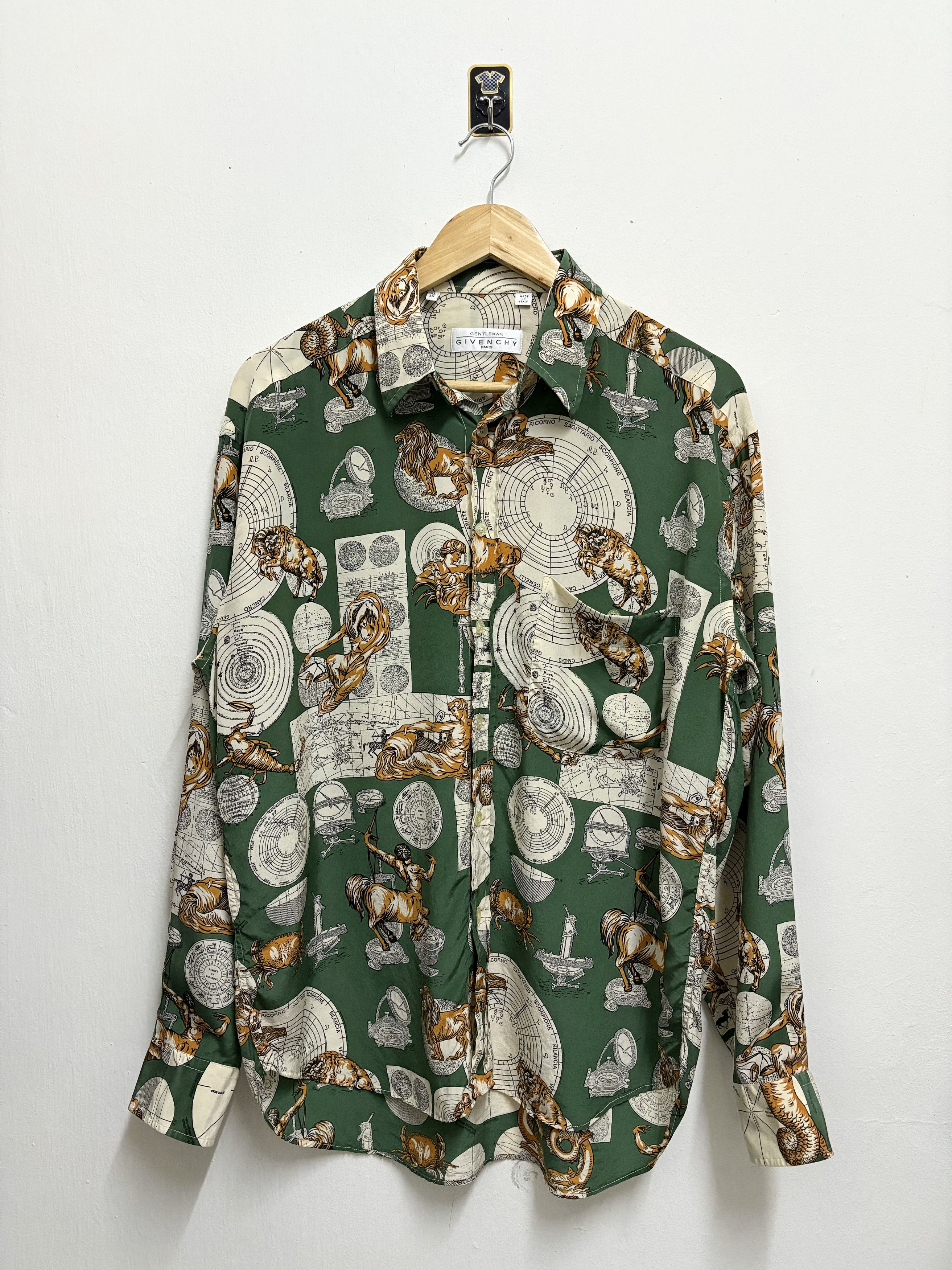 Givenchy Vintage Gentleman Givenchy Paris Scorpio Horoscope Shirt Size US L / EU 52-54 / 3 - 1 Thumbnail