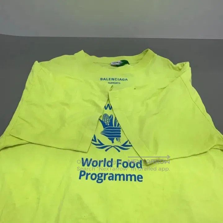 Balenciaga Balenciaga WFP Charity Neon Short Sleeve T. Size US M / EU 48-50 / 2 - 4 Thumbnail