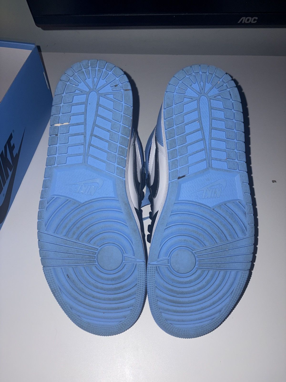 Jordan Brand Jordan one hightop unc toe colorway Size US 9.5 / EU 42-43 - 2 Thumbnail