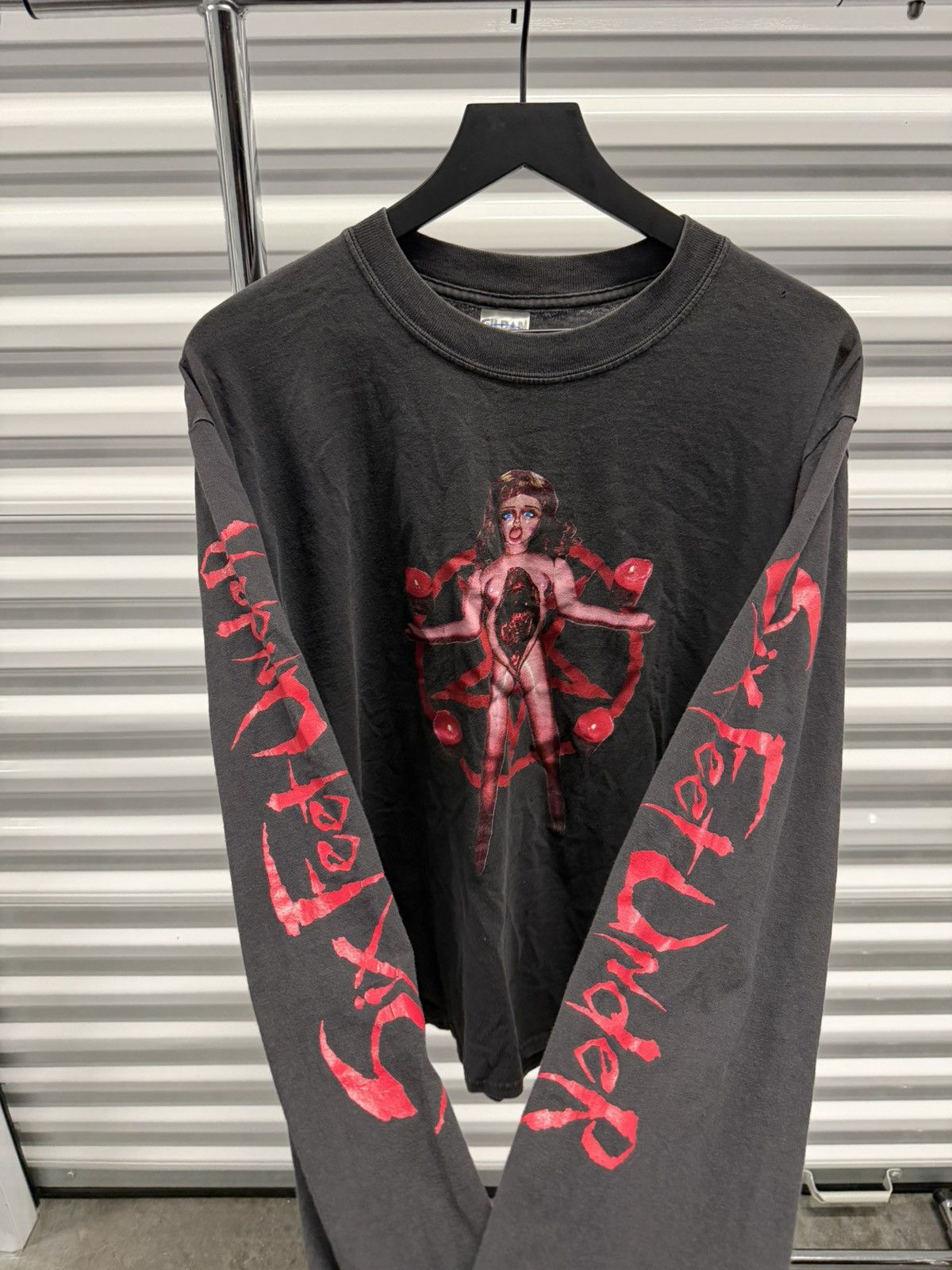 Vintage Vintage six feet under torture killer shirt band grunge erd Size US L / EU 52-54 / 3 - 3 Thumbnail