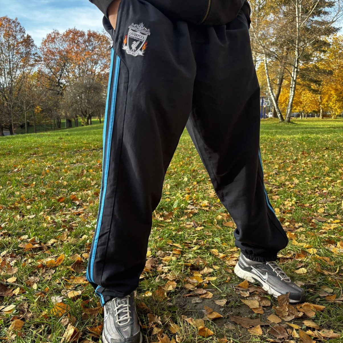 Nike Vintage Adidas Liverpool Track Pants Mans size L Size US 35 - 3 Thumbnail