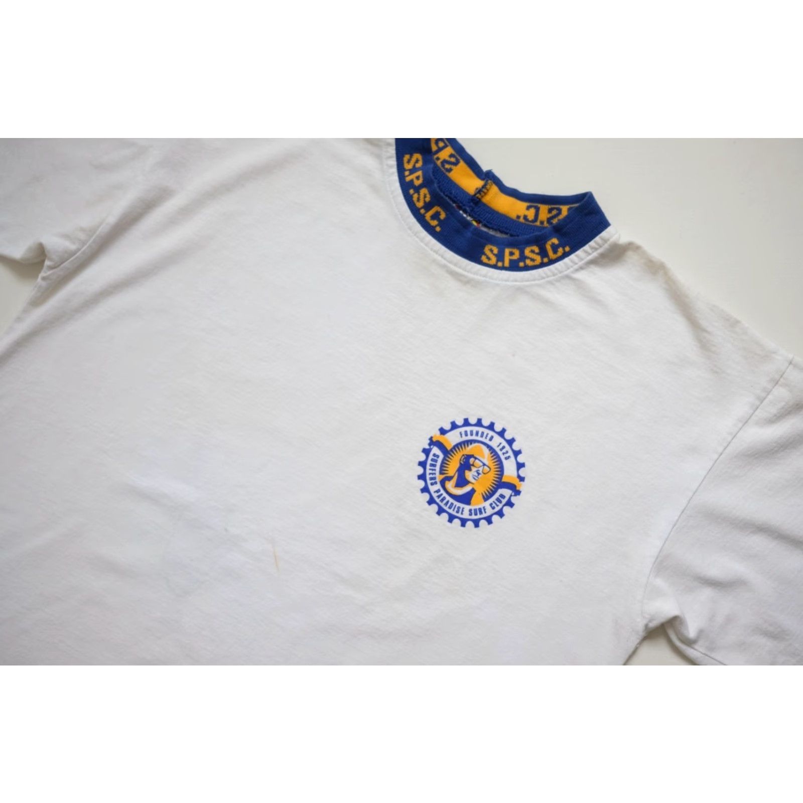 Vintage VINTAGE 80s 90s SURF CLUB SPORT JAPAN USA AUSTRALIA WHITE GRAPHIC RINGER T SHIRT MD M SHIRT Mens Size US M / EU 48-50 / 2 - 5 Thumbnail