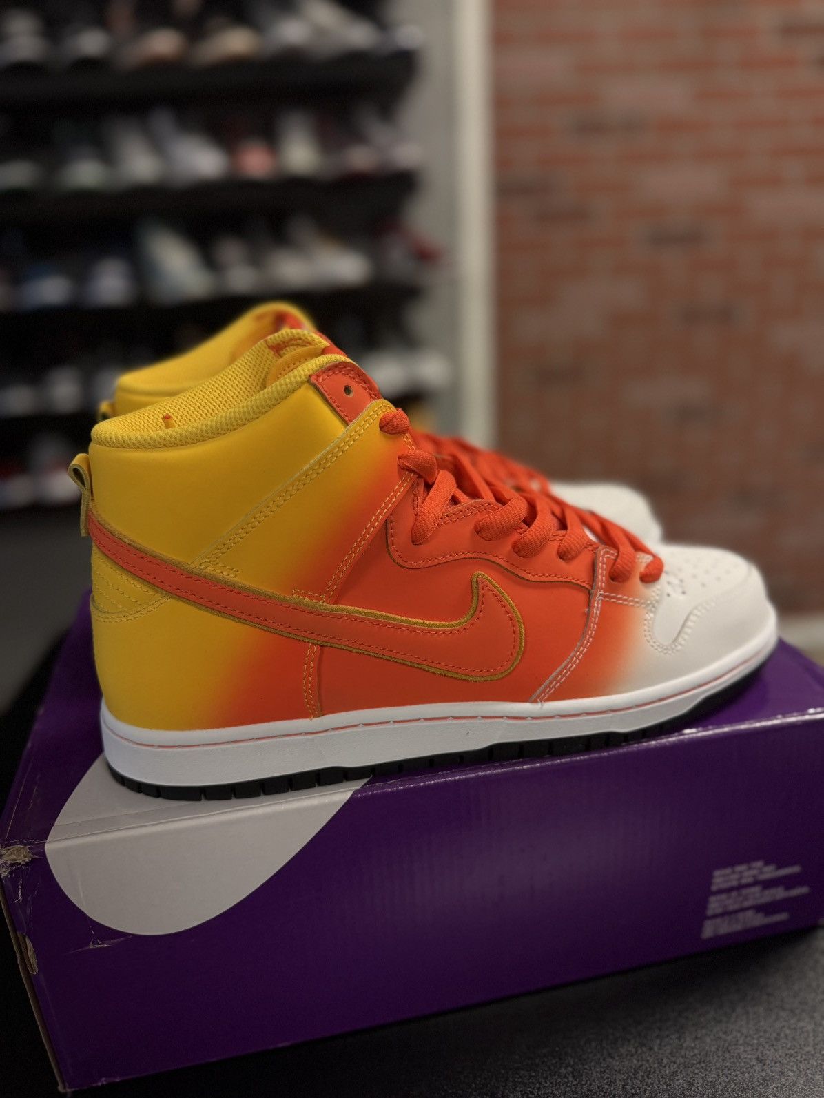Nike Men's Size 10.5 NIB Nike SB Dunk High Sweet Tooth Candy Corn Size US 10.5 / EU 43-44 - 2 Thumbnail