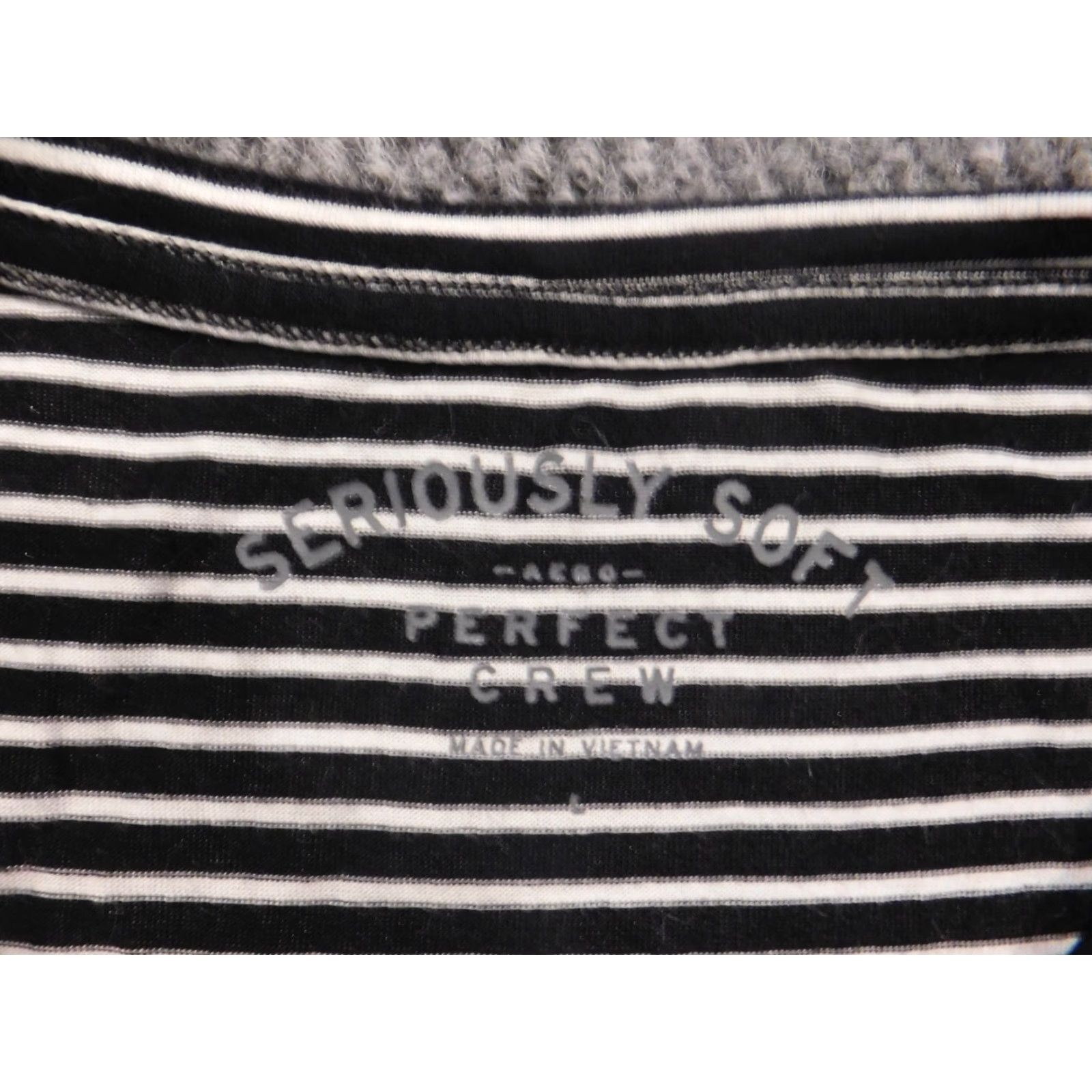 Aeropostale Aeropostale Blouse Women L Black Striped Long Sleeve Collared Crew Rayon Spandex Casual Button Basic Lightweight Regular Size L / US 10 / IT 46 - 4 Thumbnail