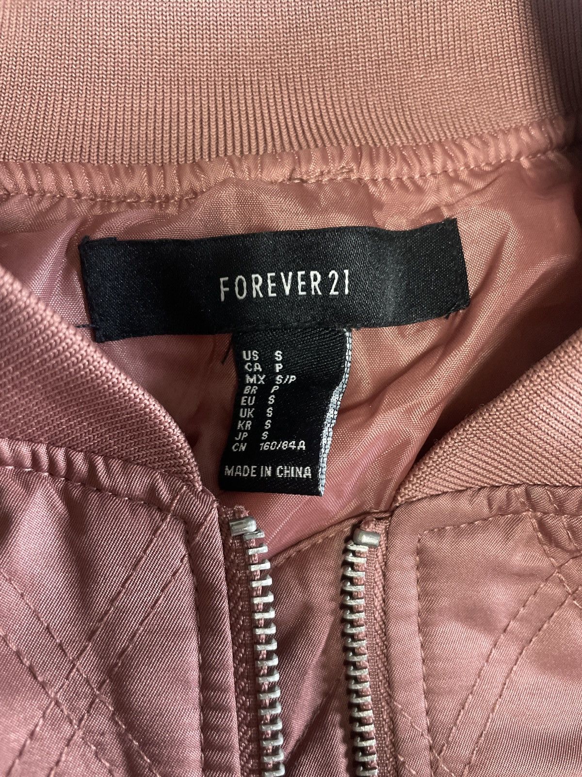 Forever 21 Muave Quilted pattern, Lightweight Bomber Jacket ! Size S / US 4 / IT 40 - 3 Thumbnail