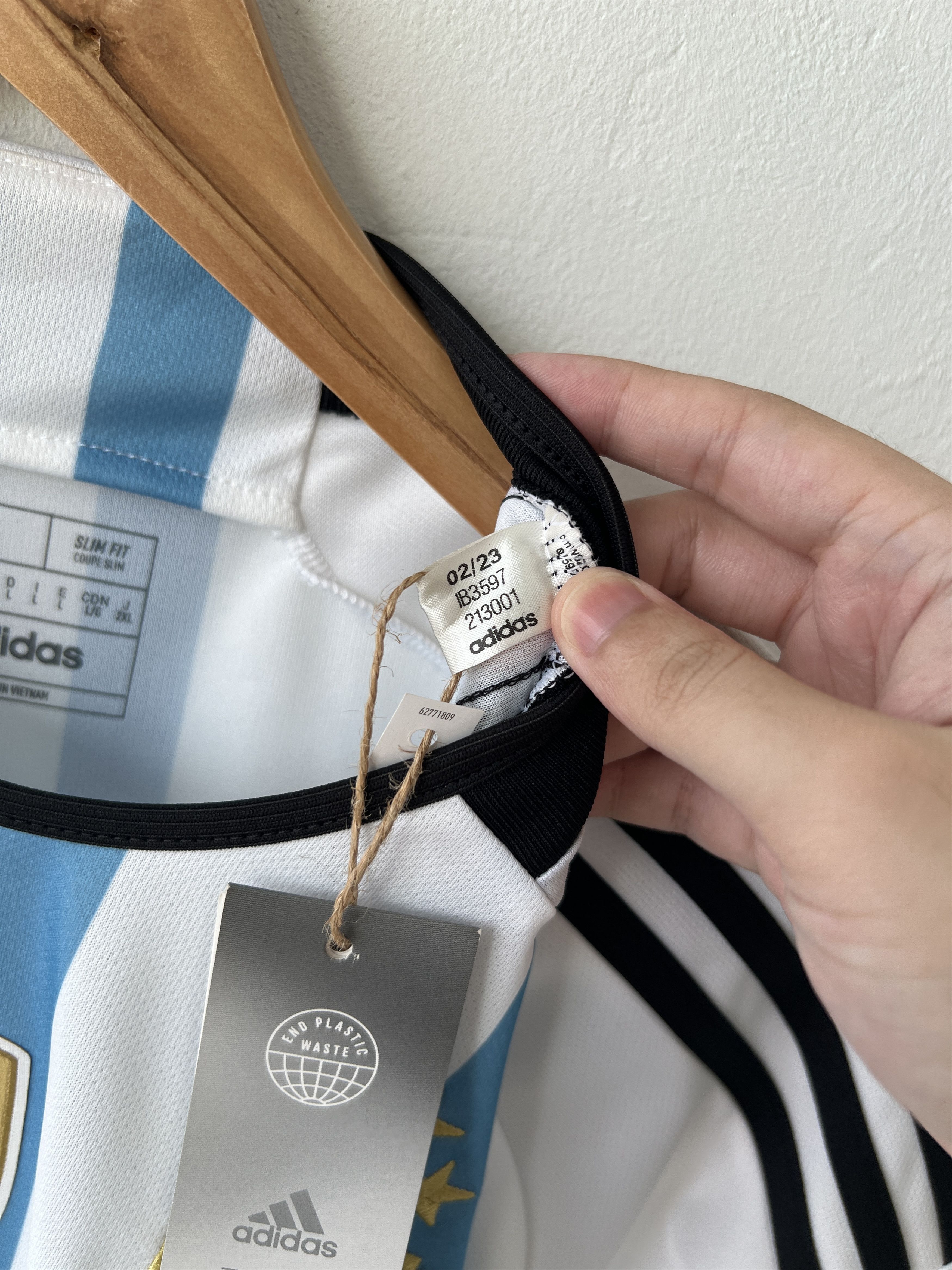 Adidas (L) Argentina 2022-24 Home Kit Messi #10 (NEW) Size US L / EU 52-54 / 3 - 4 Thumbnail