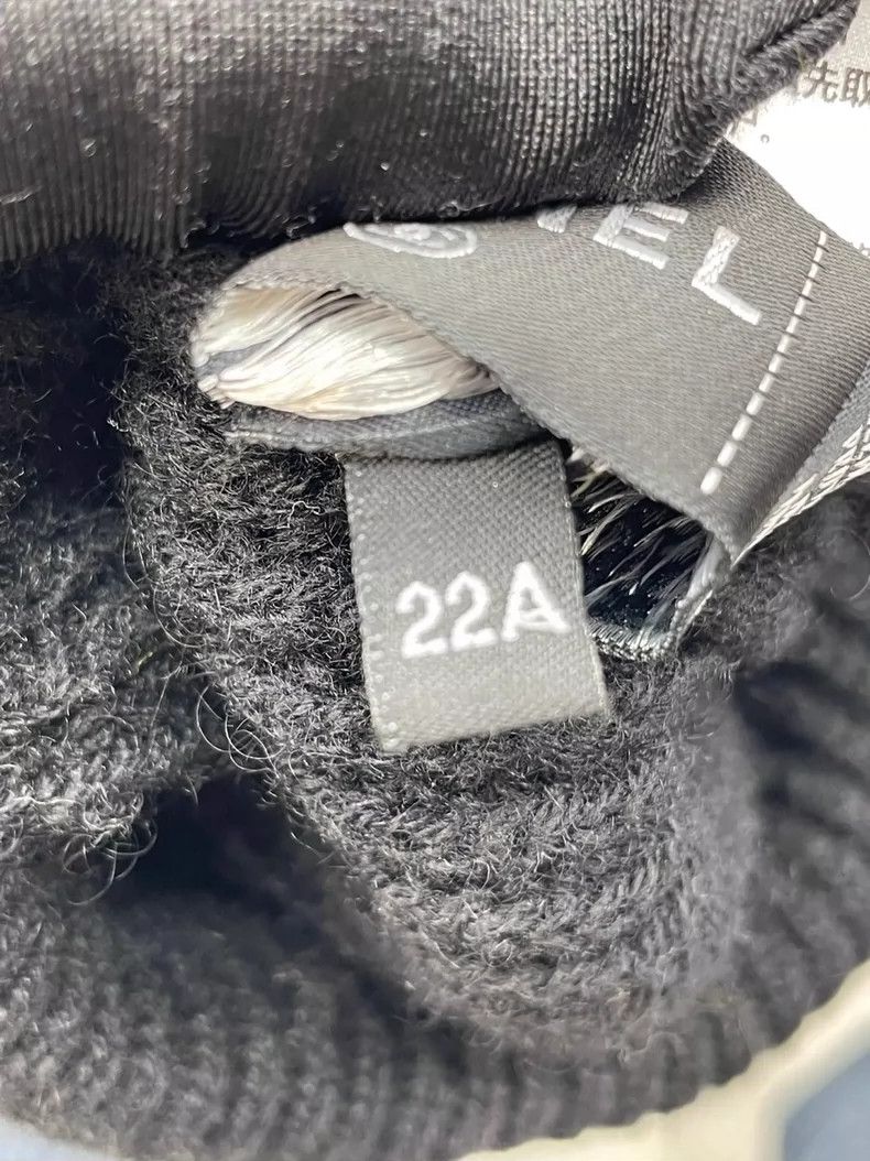 Chanel Chanel 22A black gold sequin letter logo knitted hat 2504-N Size ONE SIZE - 8 Thumbnail