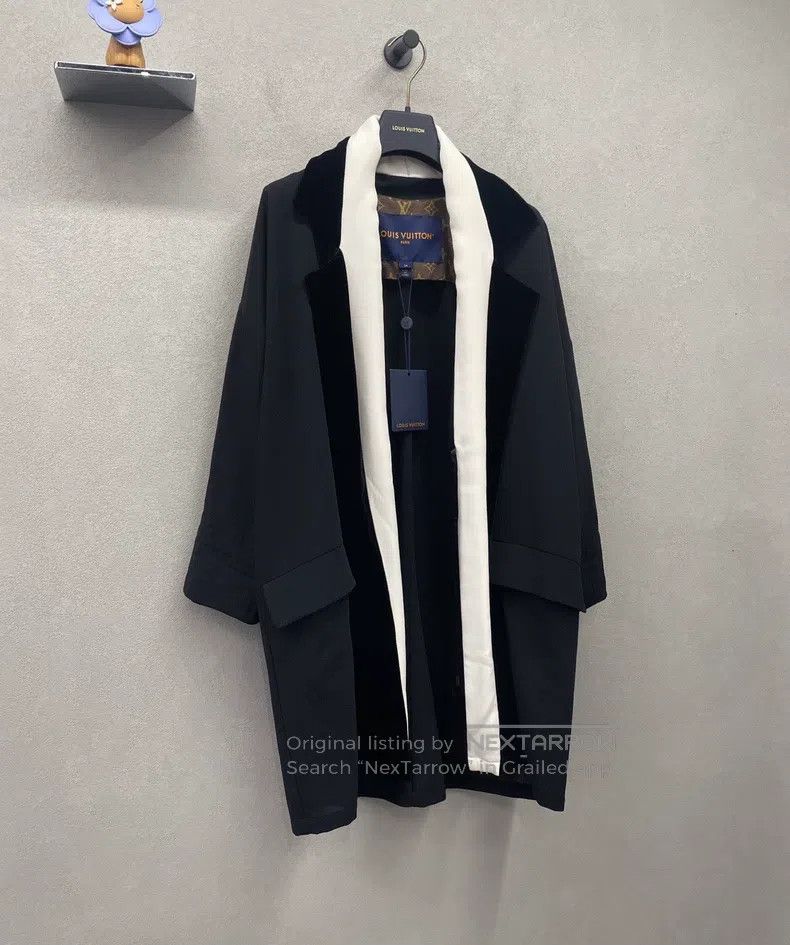 Louis Vuitton Louis Vuitton Solid Lapel Unbuttoned Long Sleeve Jacket Size XXS / US 00 / IT 34 - 4 Thumbnail