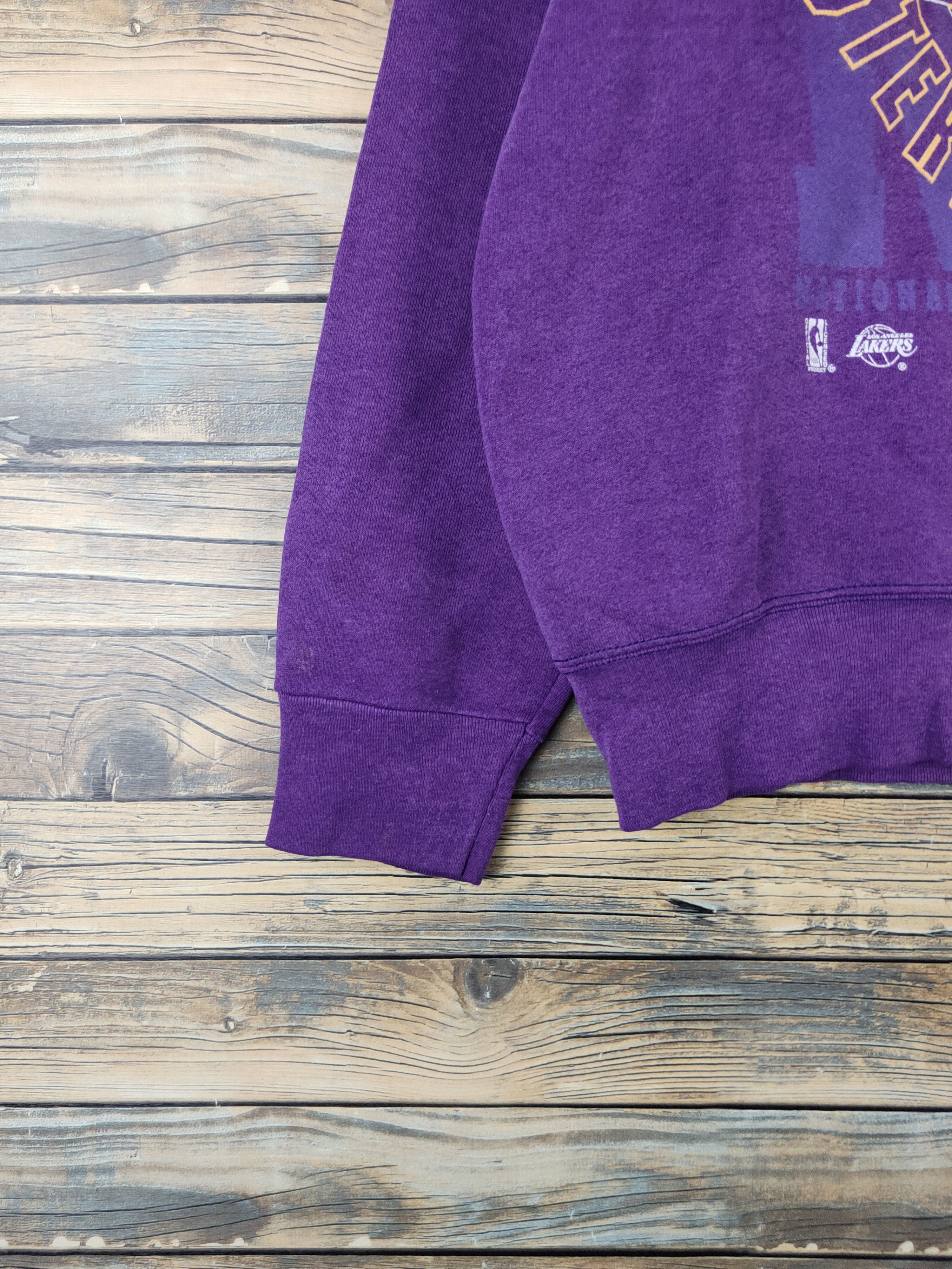 NBA DL Lakers NBA vintage Purple Sweatshirts #46-159 Size US L / EU 52-54 / 3 - 5 Thumbnail