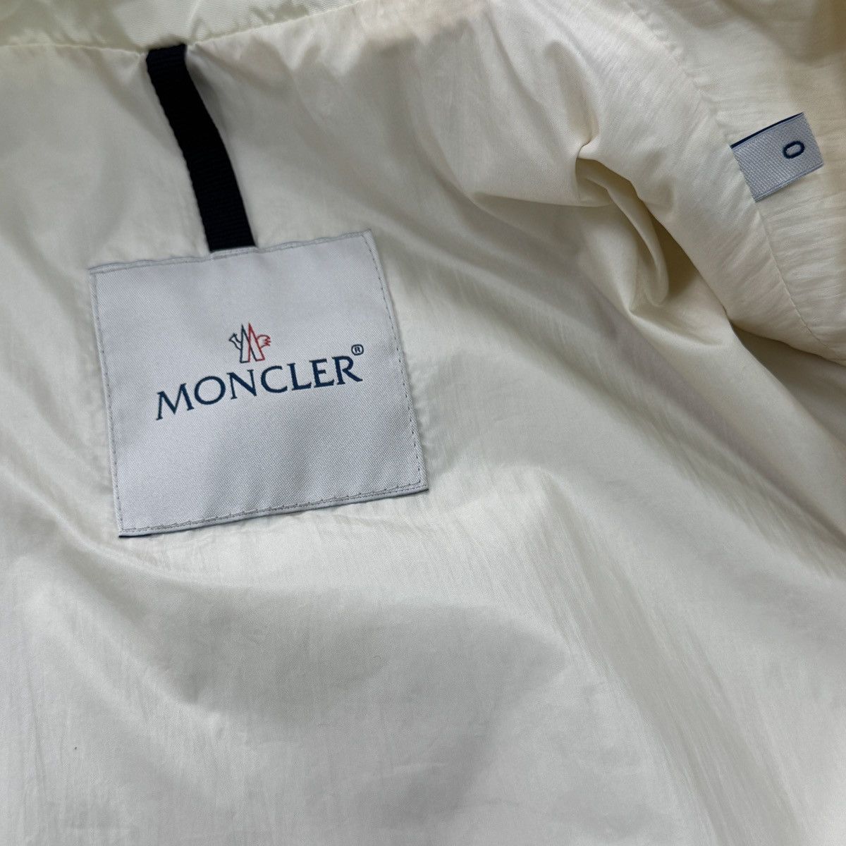 Moncler Authentic Moncler Piren Women Jacket Size 0 (S) Size S / US 4 / IT 40 - 12 Thumbnail