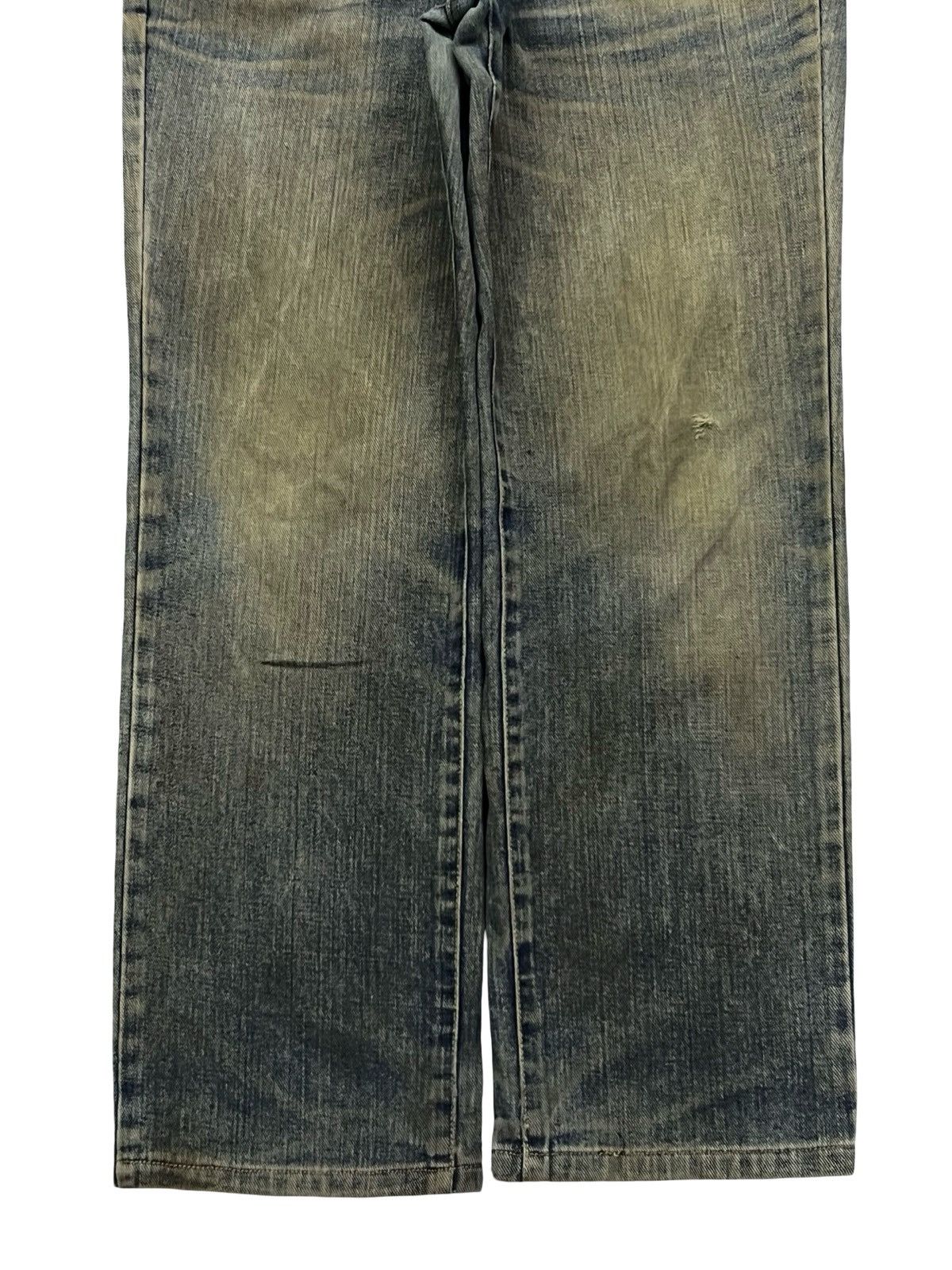 Japanese Brand Vintage Japanese Brand | Faded Mud Wash Distressed Jeans Size US 31 - 6 Thumbnail