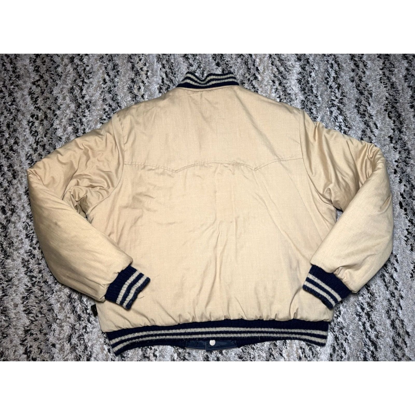 Wrangler VINTAGE Wrangler Outerwear Western Jacket Bomber Reversible Button XL Beige Navy Men's Size US XL / EU 56 / 4 - 4 Thumbnail