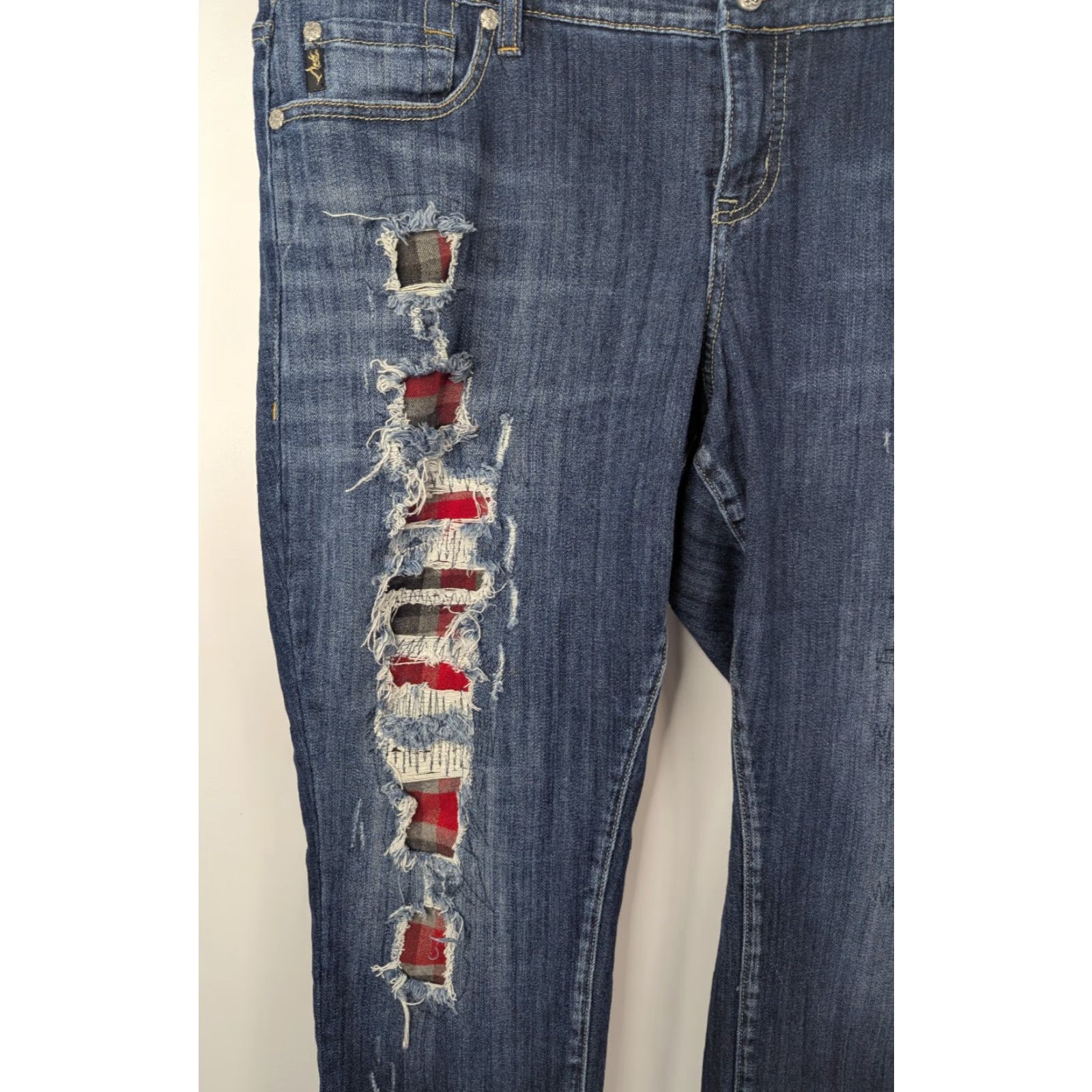 Torrid Torrid Jeans Boyfriend Distressed Patch Plaid Blue Size 18 Women's Denim Cotton Blend Spandex Mid Rise Plus Vintage No N/A Size 40" / US 18 - 2 Thumbnail