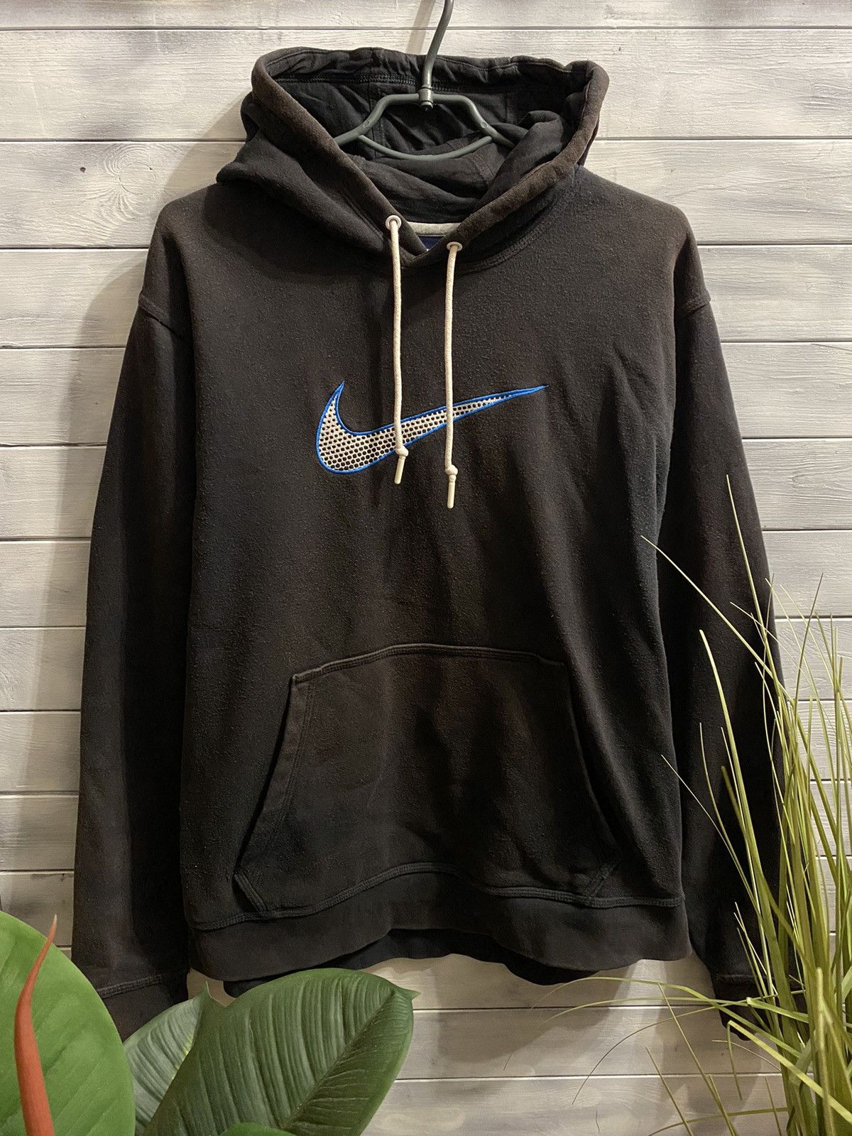 Nike hoodie big online swoosh