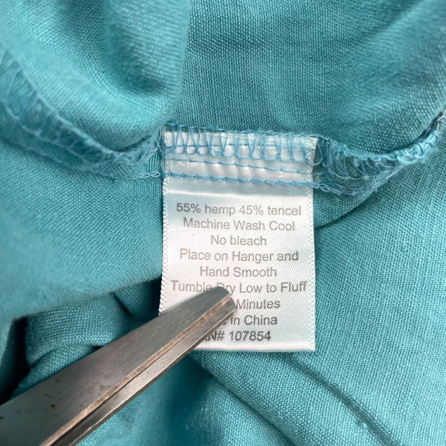 Vintage VINTAGE Santa Cruz Shirt Mens 2XL Turquoise Floral Hemp/Tencel Button-Front Camp Shirt, Short Sleeve, Casual, Spread Collar, 90s? Size US XXL / EU 58 / 5 - 4 Thumbnail