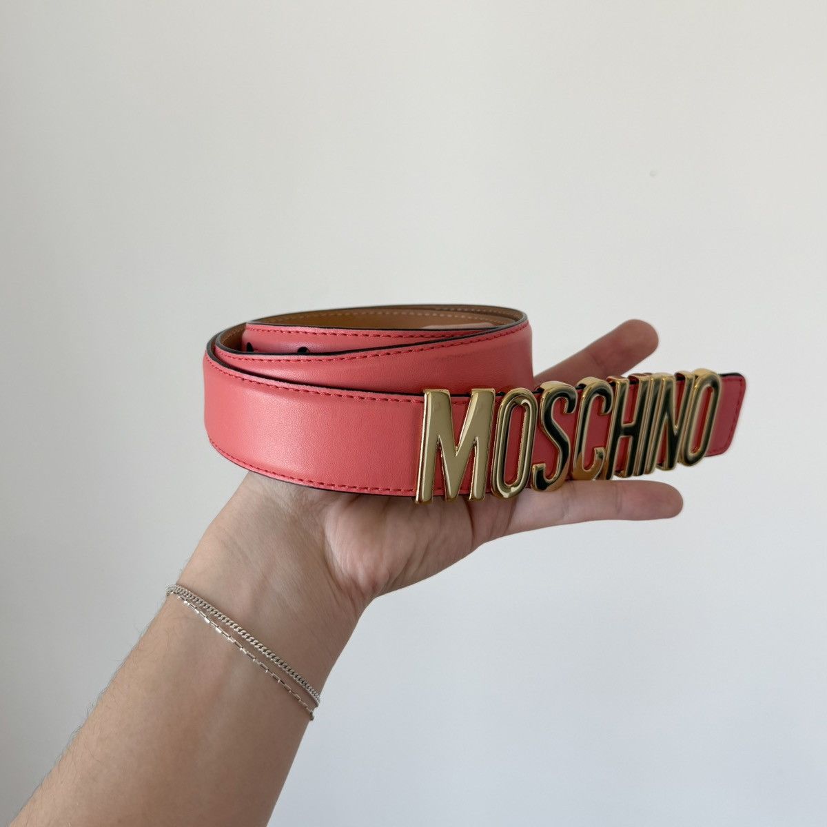 Moschino Moschino Lettering Logo Gold Tone Buckle Leather Belt Pink Size ONE SIZE - 3 Thumbnail