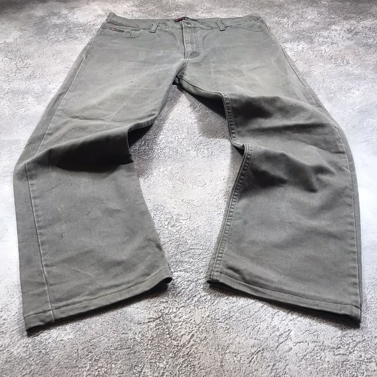 Vintage Vintage Diesel Baggy Distressed Jeans Streetwear Y2K Logo 35 Size US 35 - 1 Thumbnail