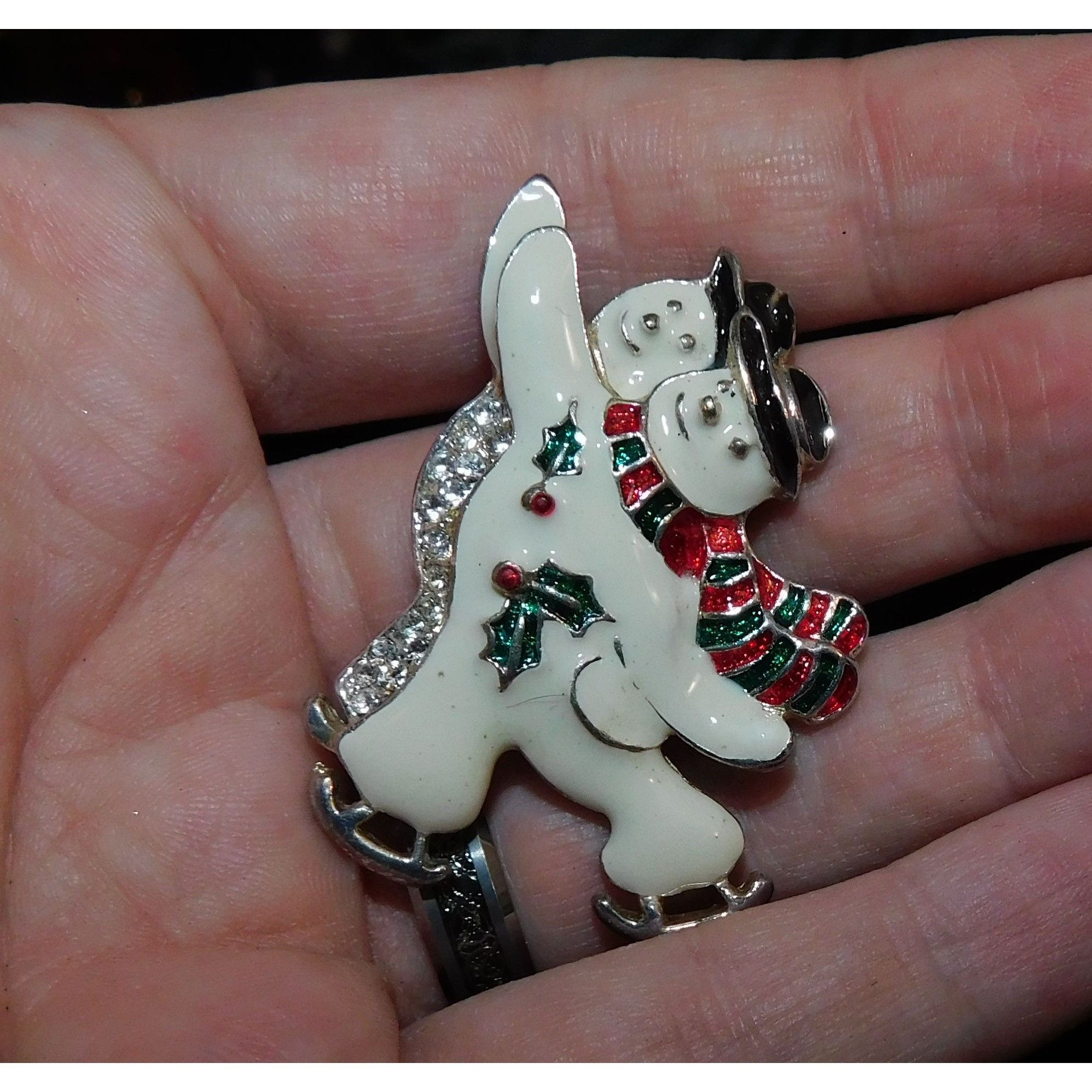 Other Vintage Ice Skating Snowmen Couple Enamel Brooch Size ONE SIZE - 1 Thumbnail