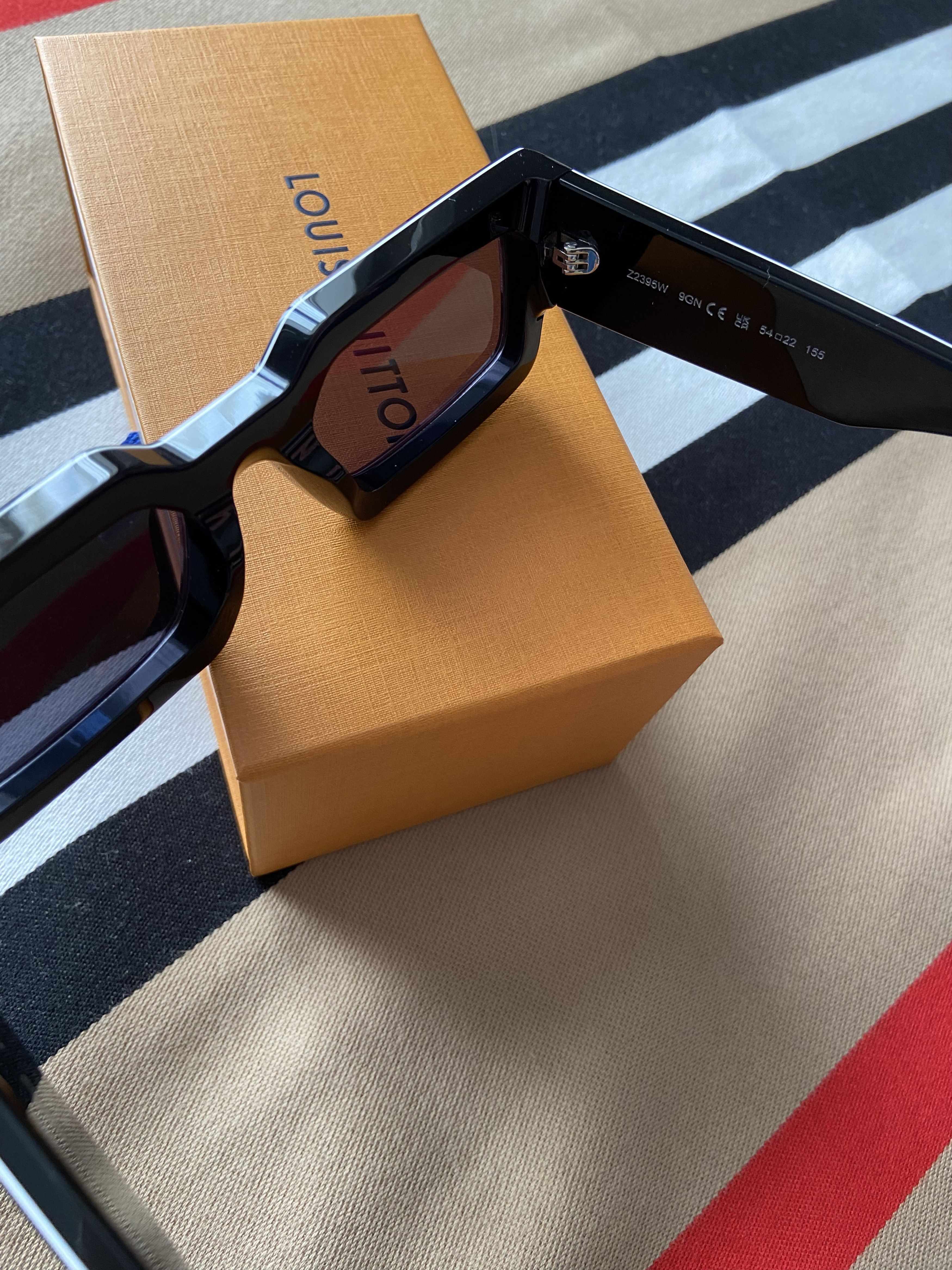 Louis Vuitton New Louis Vuitton Pixel Camo Sunglasses Size ONE SIZE - 4 Thumbnail