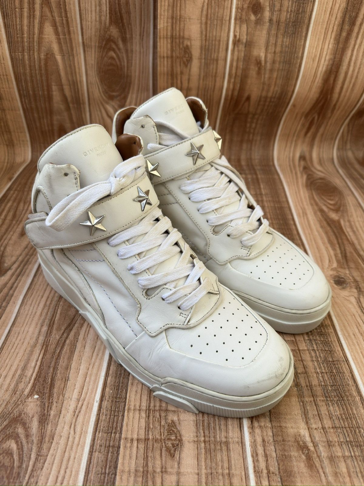 Givenchy Givenchy Leather Tyson Star Strap White High Trainers 