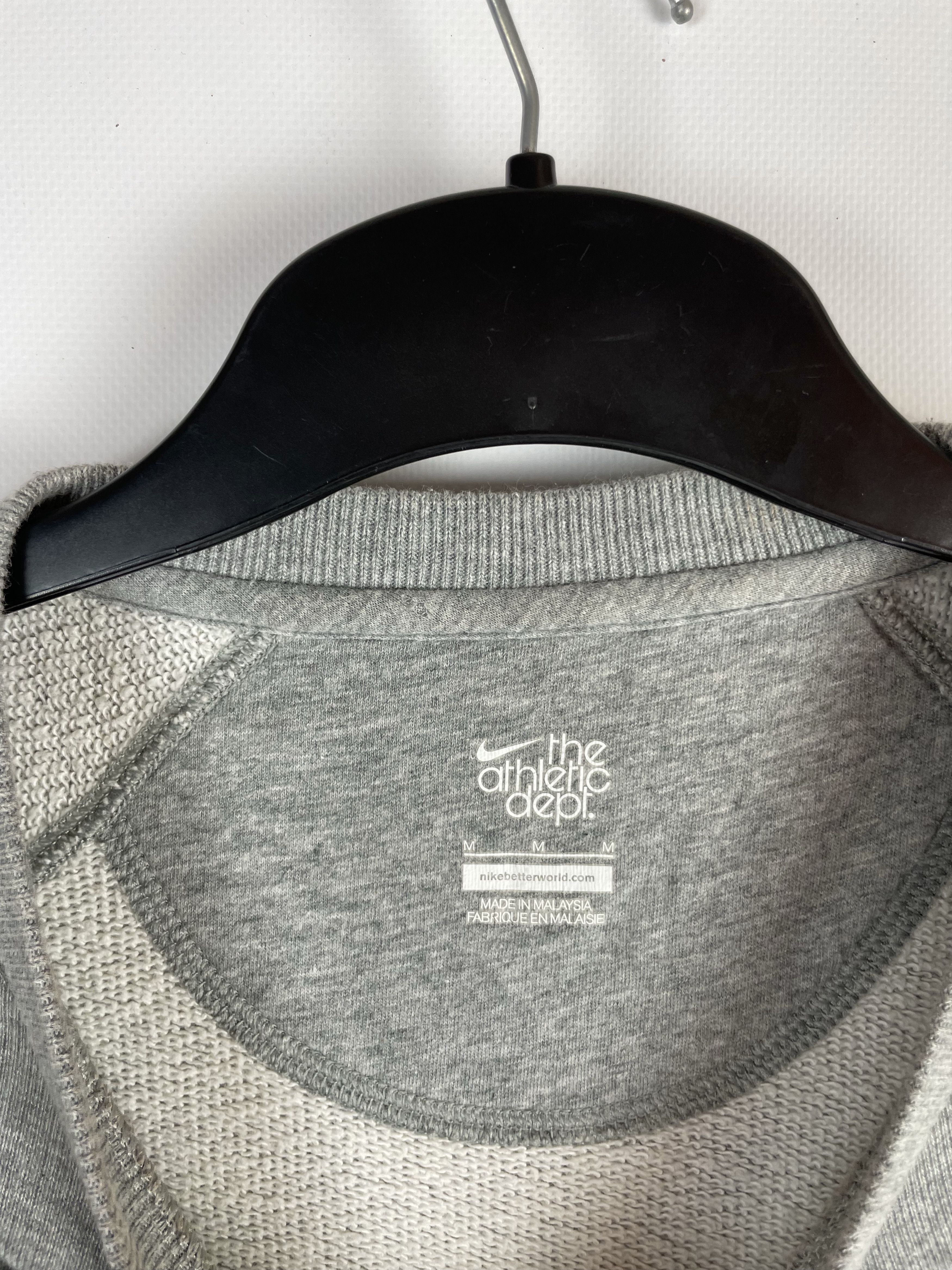 Nike Vintage Nike center sweatshirt Size US M / EU 48-50 / 2 - 5 Thumbnail