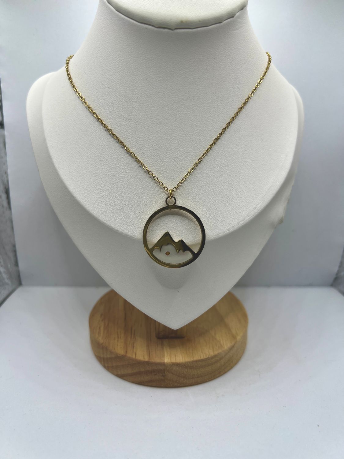 Jewelry Mountain Chain Necklace Size ONE SIZE - 1 Thumbnail